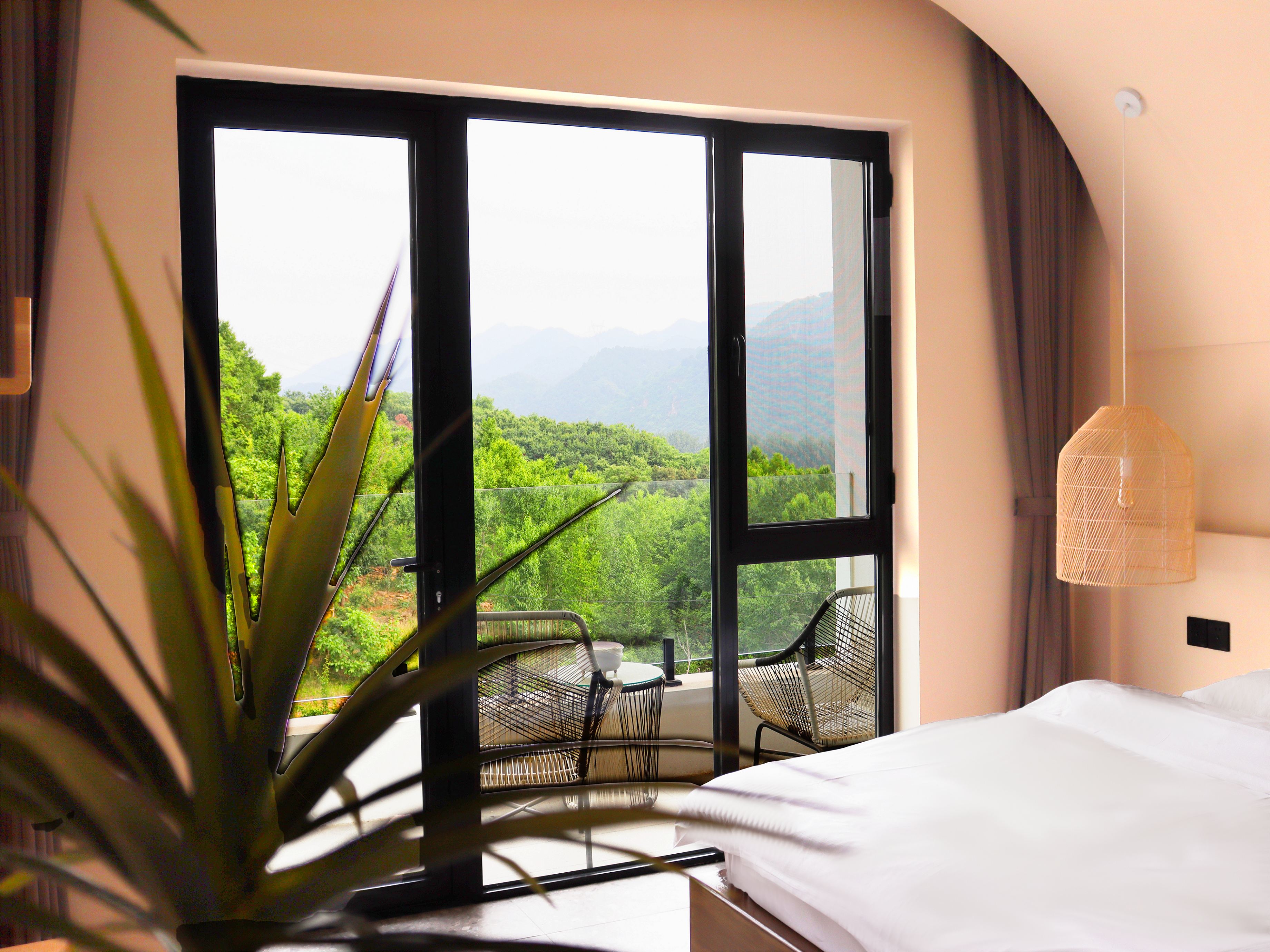 一捧雪豪华大床房—阳台+山景+超大投影