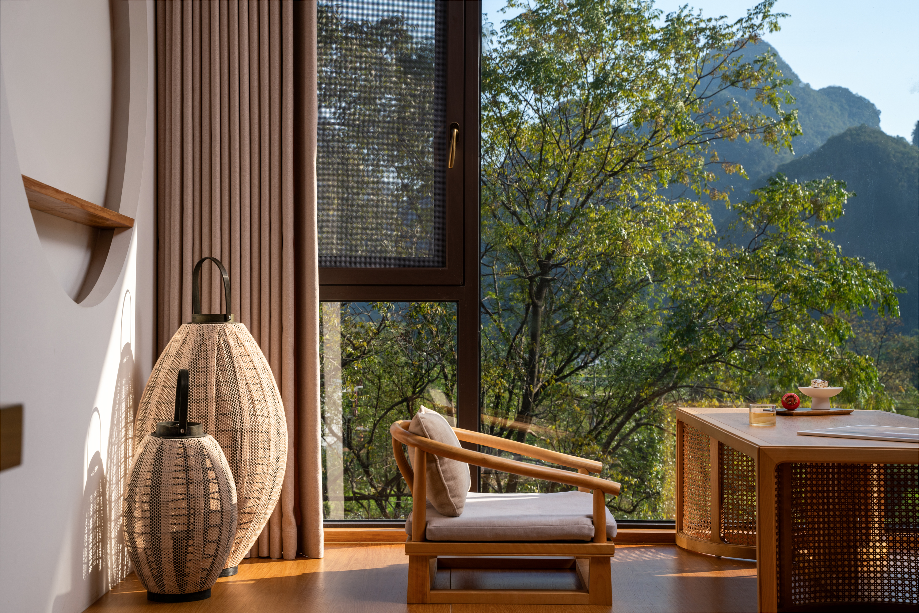 品茗欢享家庭套房（禅意观景茶桌+阳台休闲赏景+迷你冰箱+智能马桶）