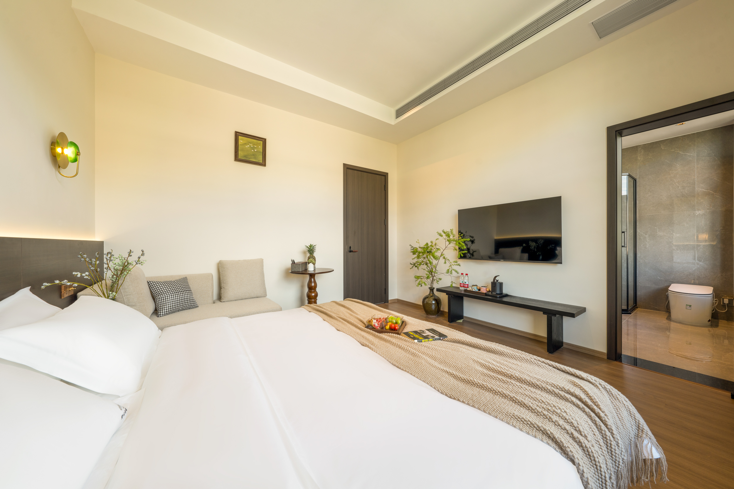 【伍福·舒适大床房】宽隅静眠|软褥眠安〉