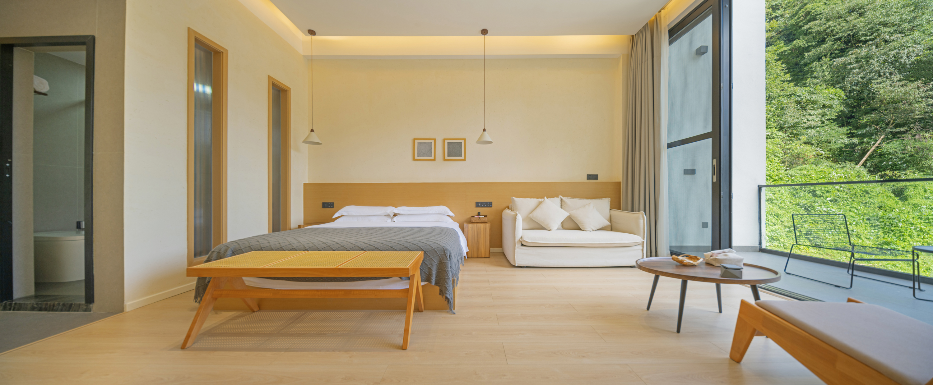 Bifengxia Lanshan Designer Homestay Muyang Light Luxury Cinema Double Bed Room