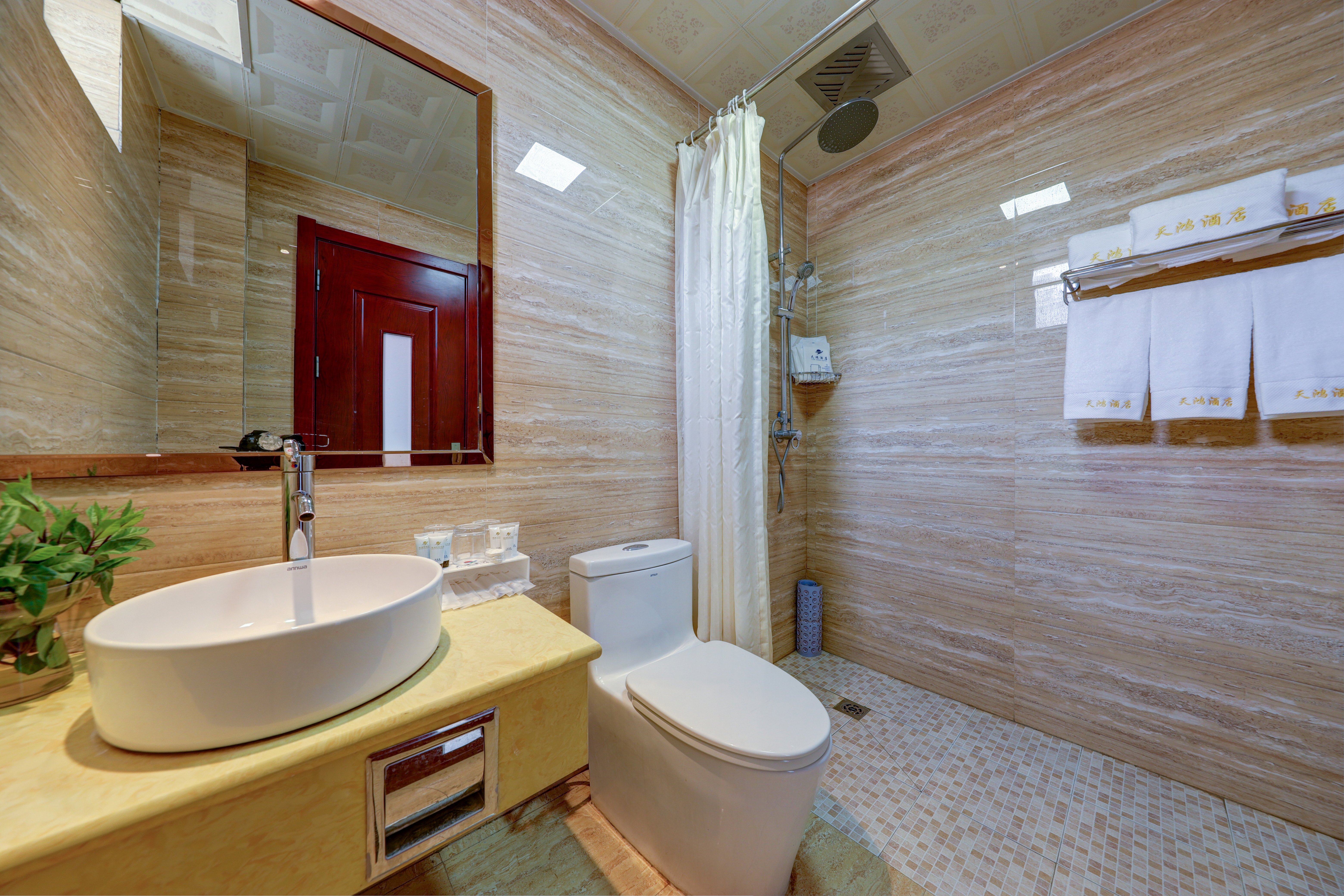 至尊高級三人房（品牌加濕器+電子體重秤）