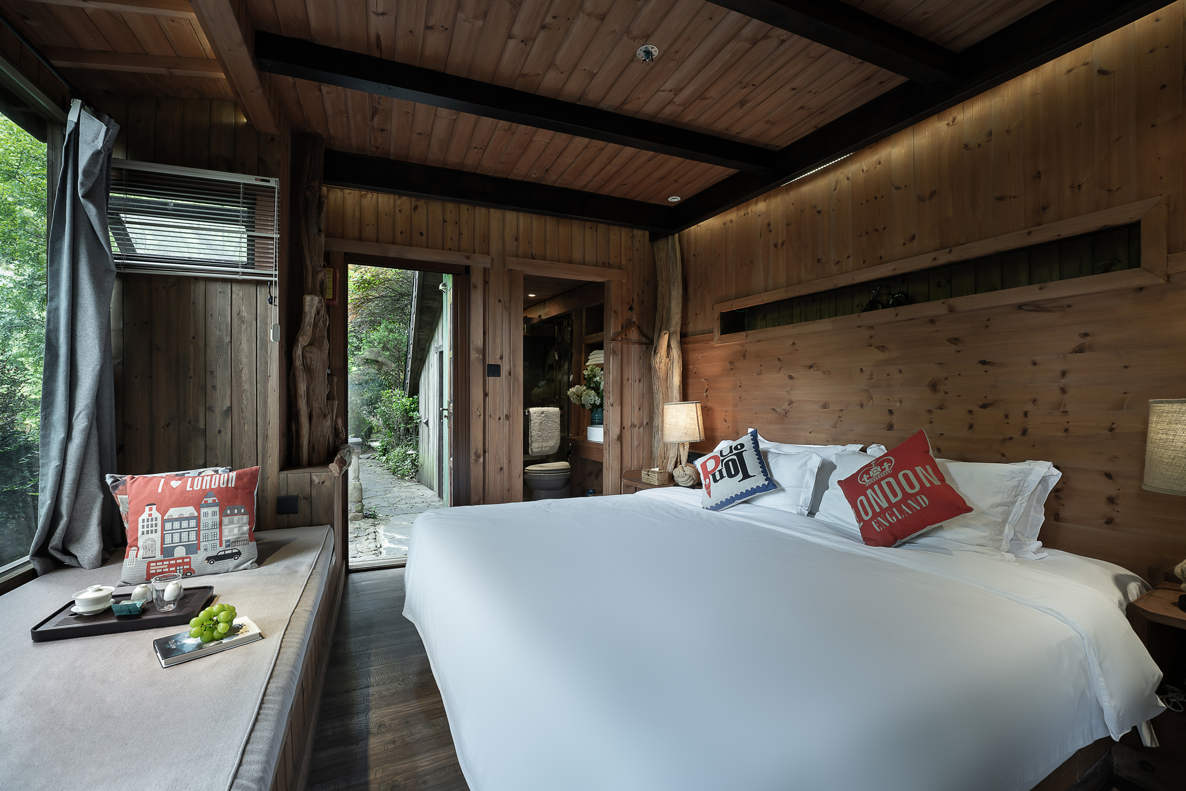 山野独立木屋温馨情侣房（全景私享飘窗+梦百合床垫）