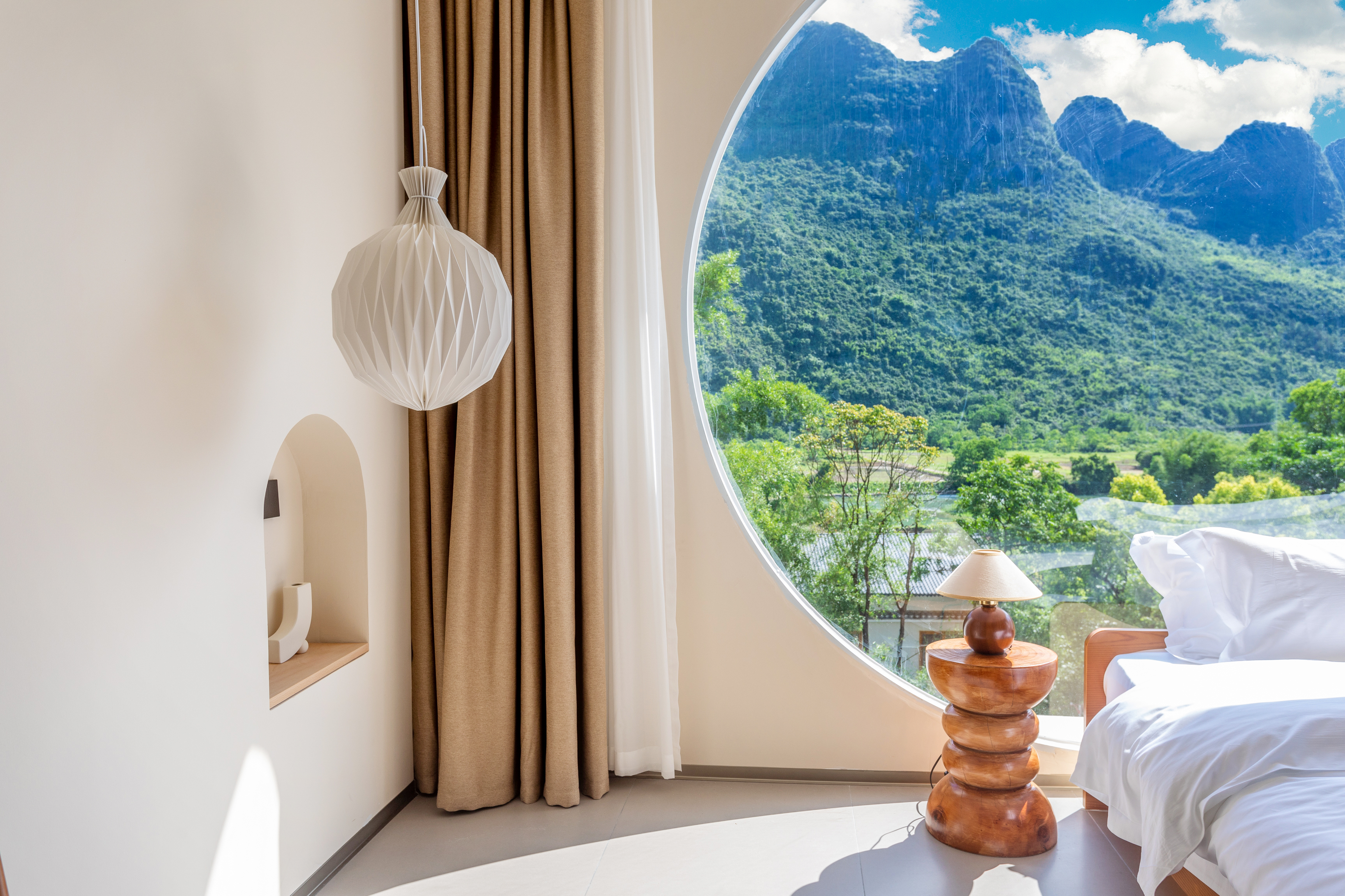 原野·长空·山水景观浴缸豪华大床房