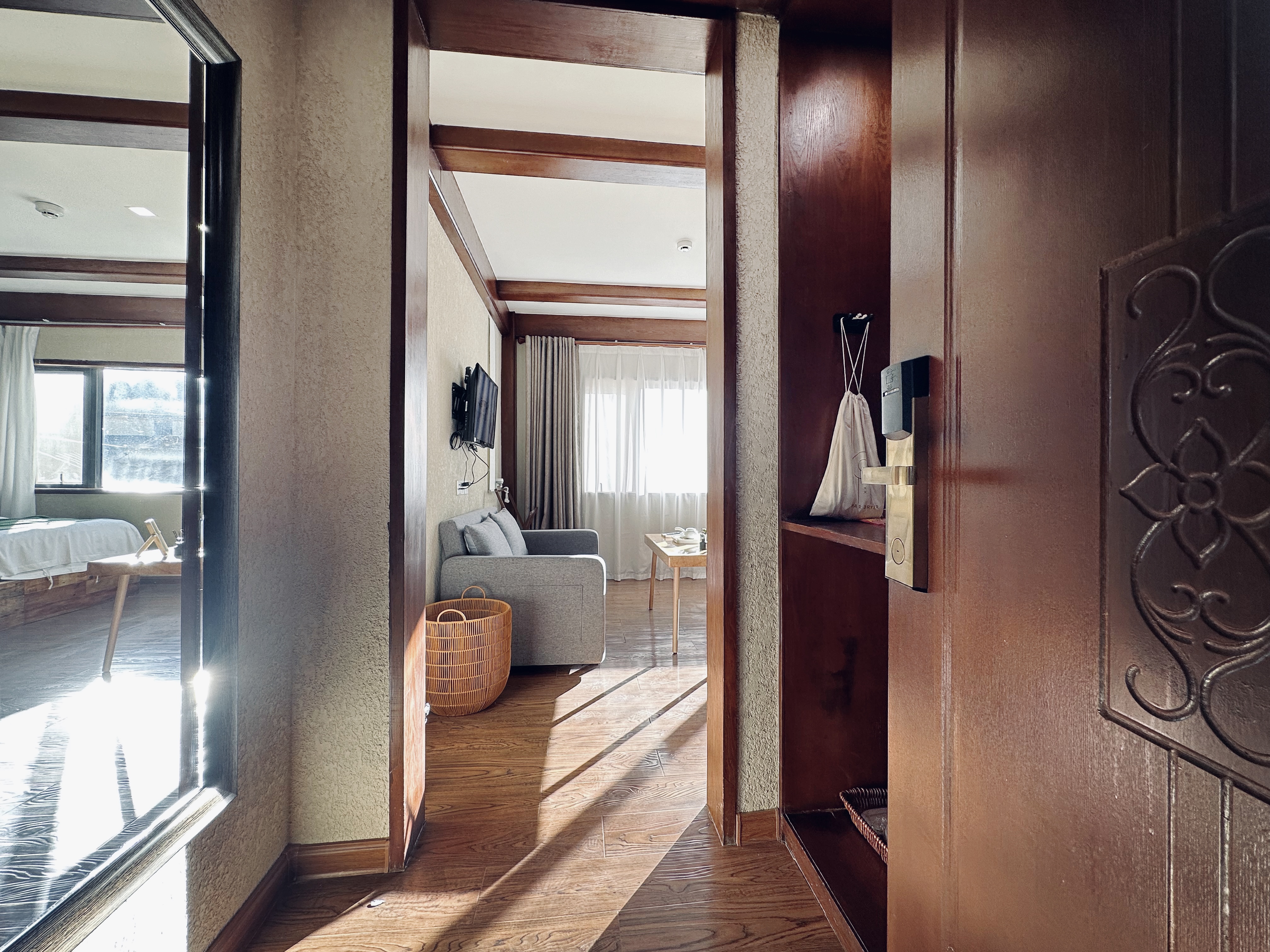 Mountain-view Twin Room