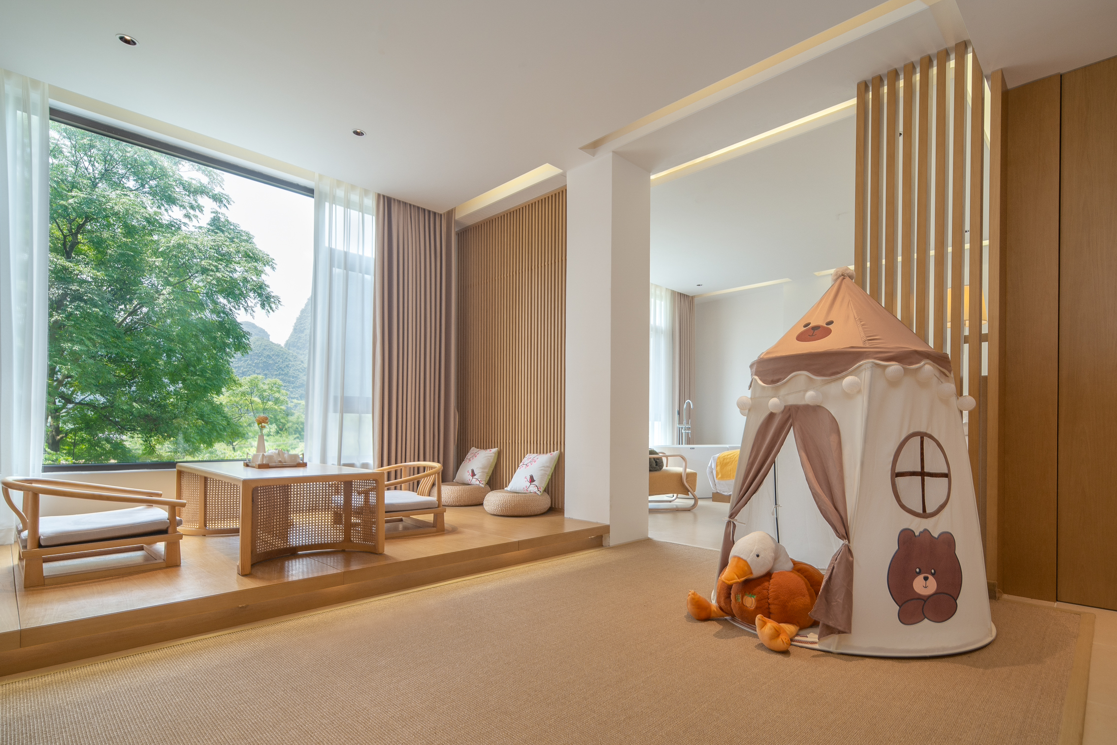 云趣亲子家庭房（180°超大观景+小童帐篷+禅意观景茶桌+观景浴缸+智能马桶）