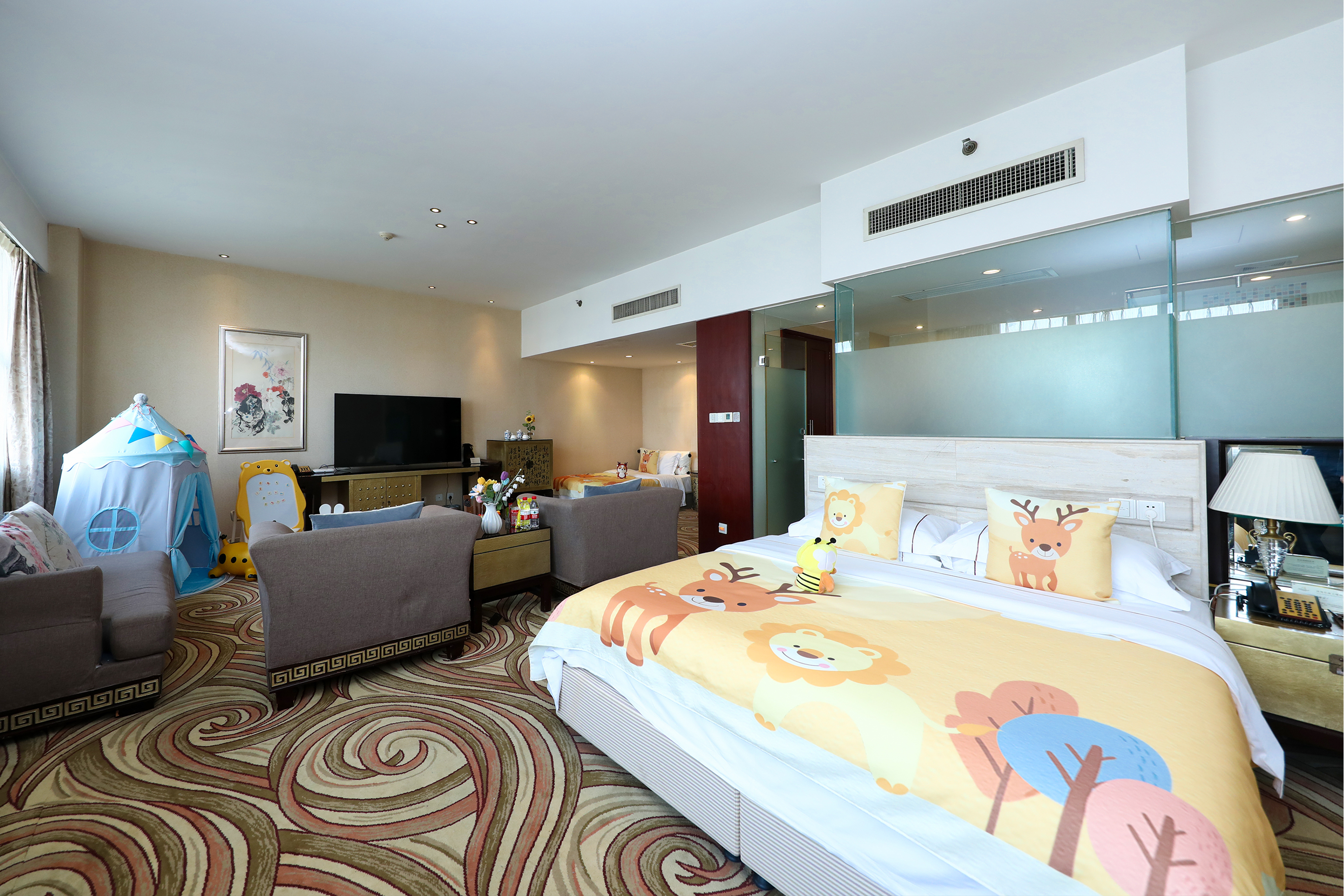 亲子套房（鹅绒床被+小冰箱+空气净化器）