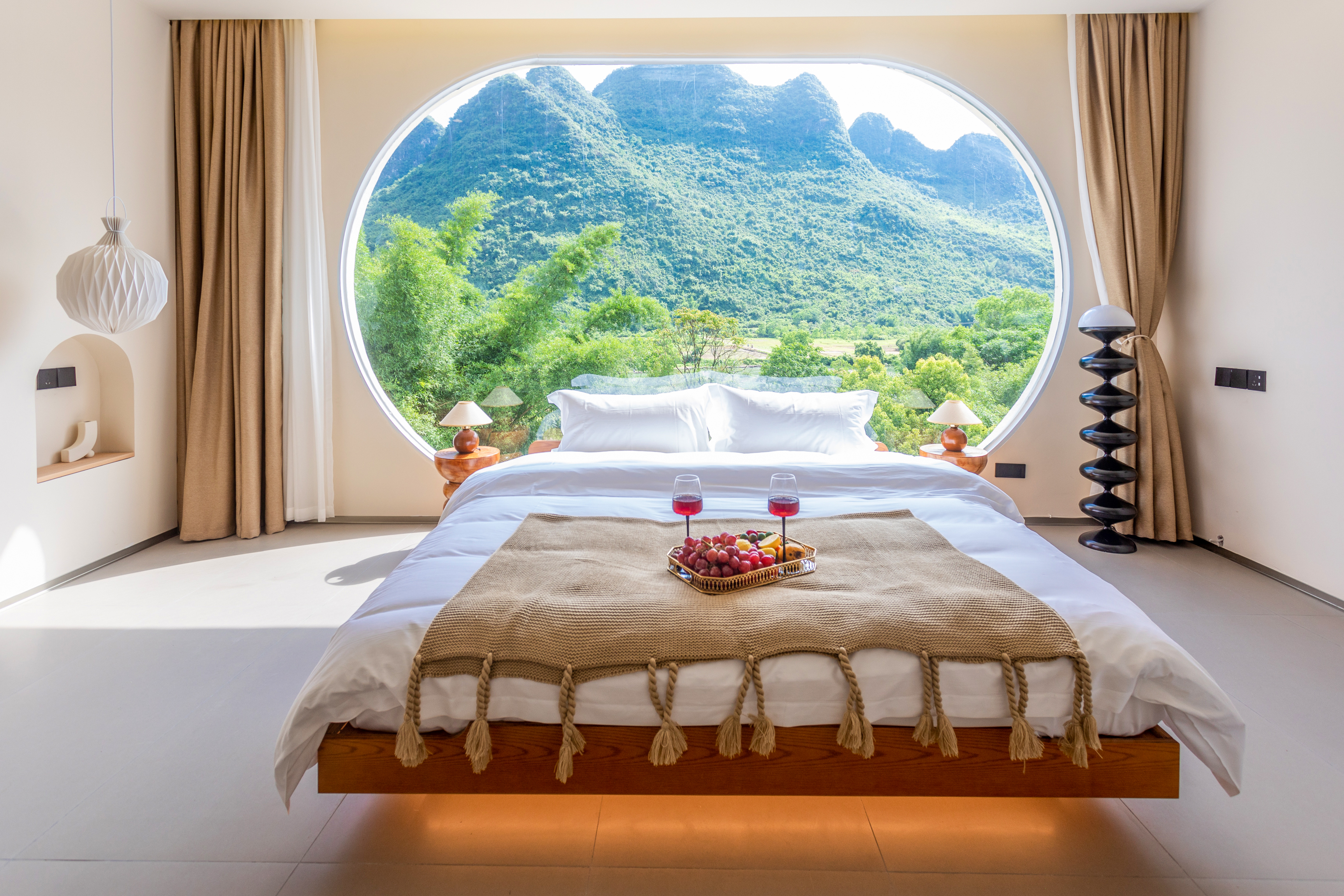 原野·长空·山水景观浴缸豪华大床房