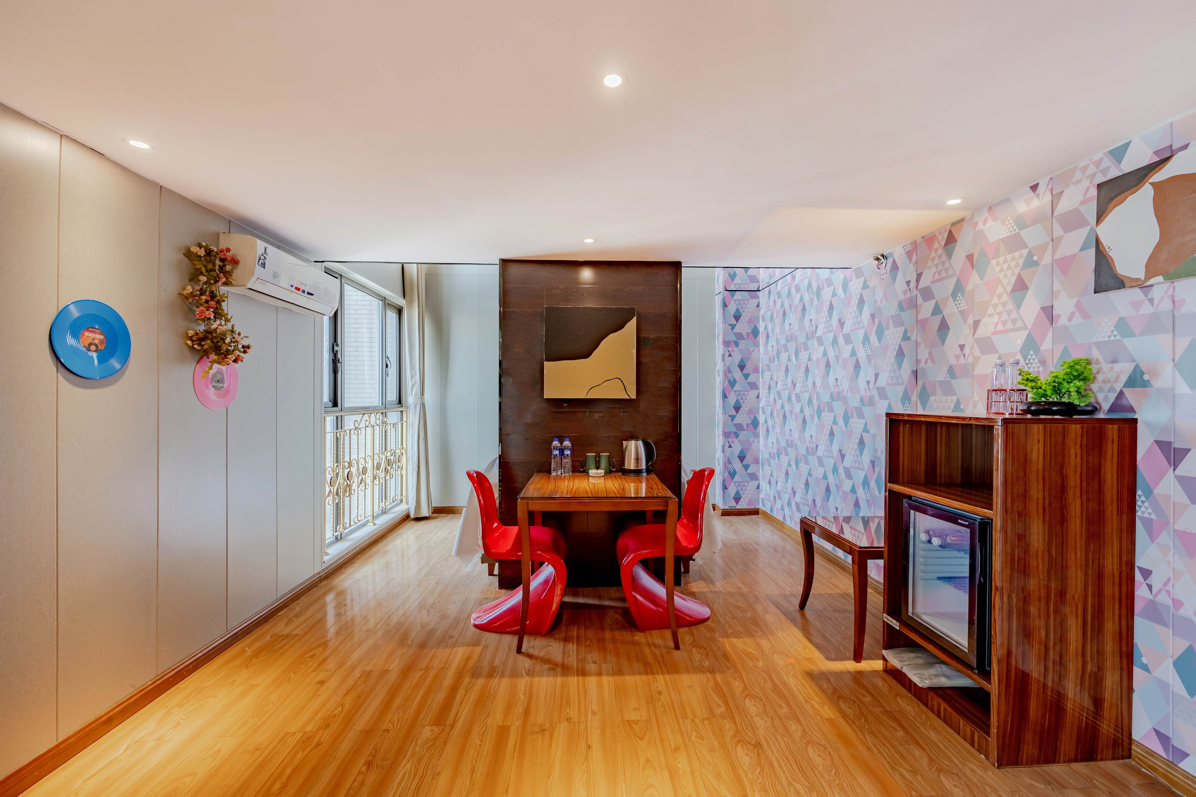 Huan Chao City-View Double Bed Room With Four-Layer Memory Mattress&Solace High-Quality Cotton Bedding