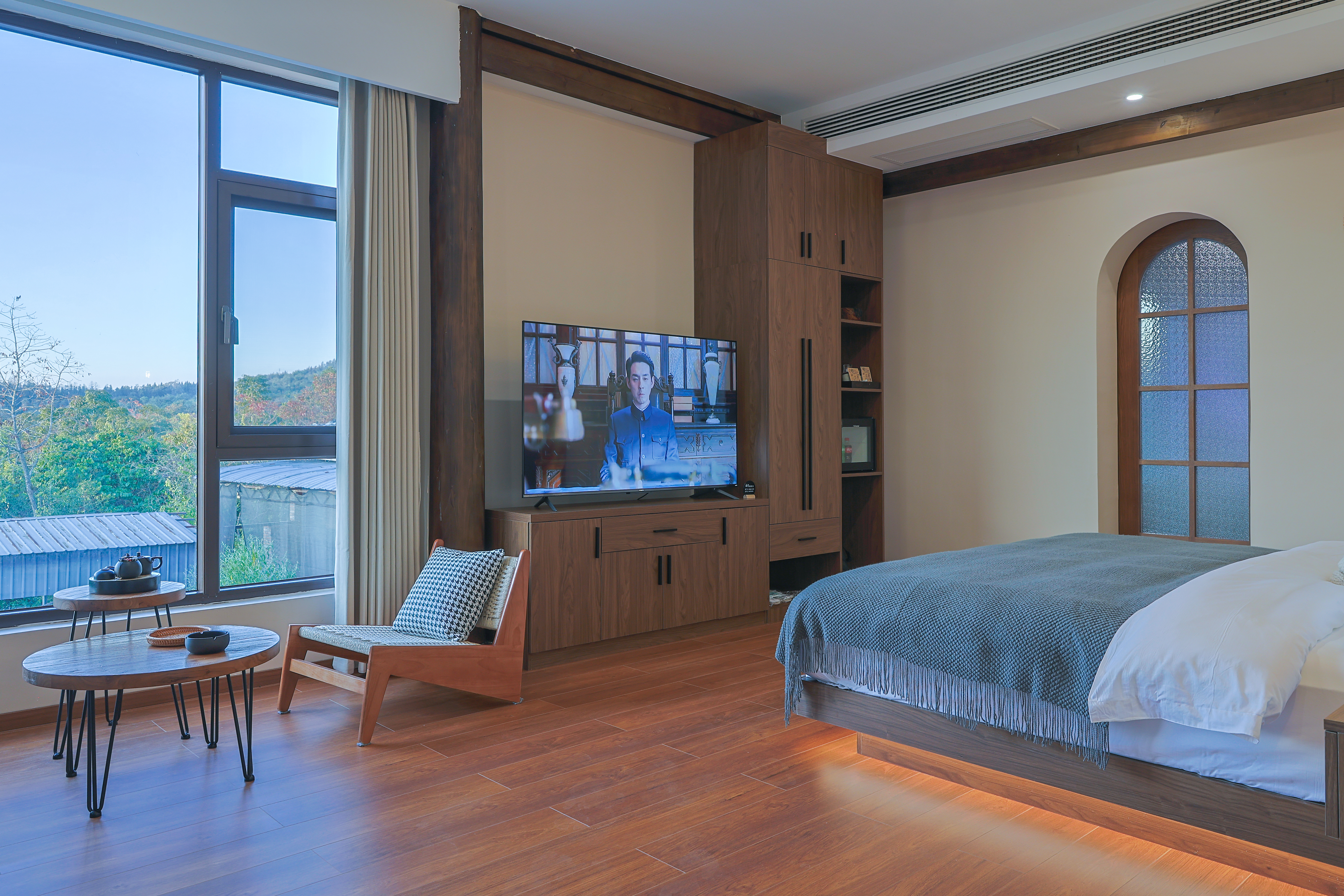 泊云·数暮·温泉泡池大床房『小冰箱·取暖壁炉·自动窗帘·原木家俱·山野美景』