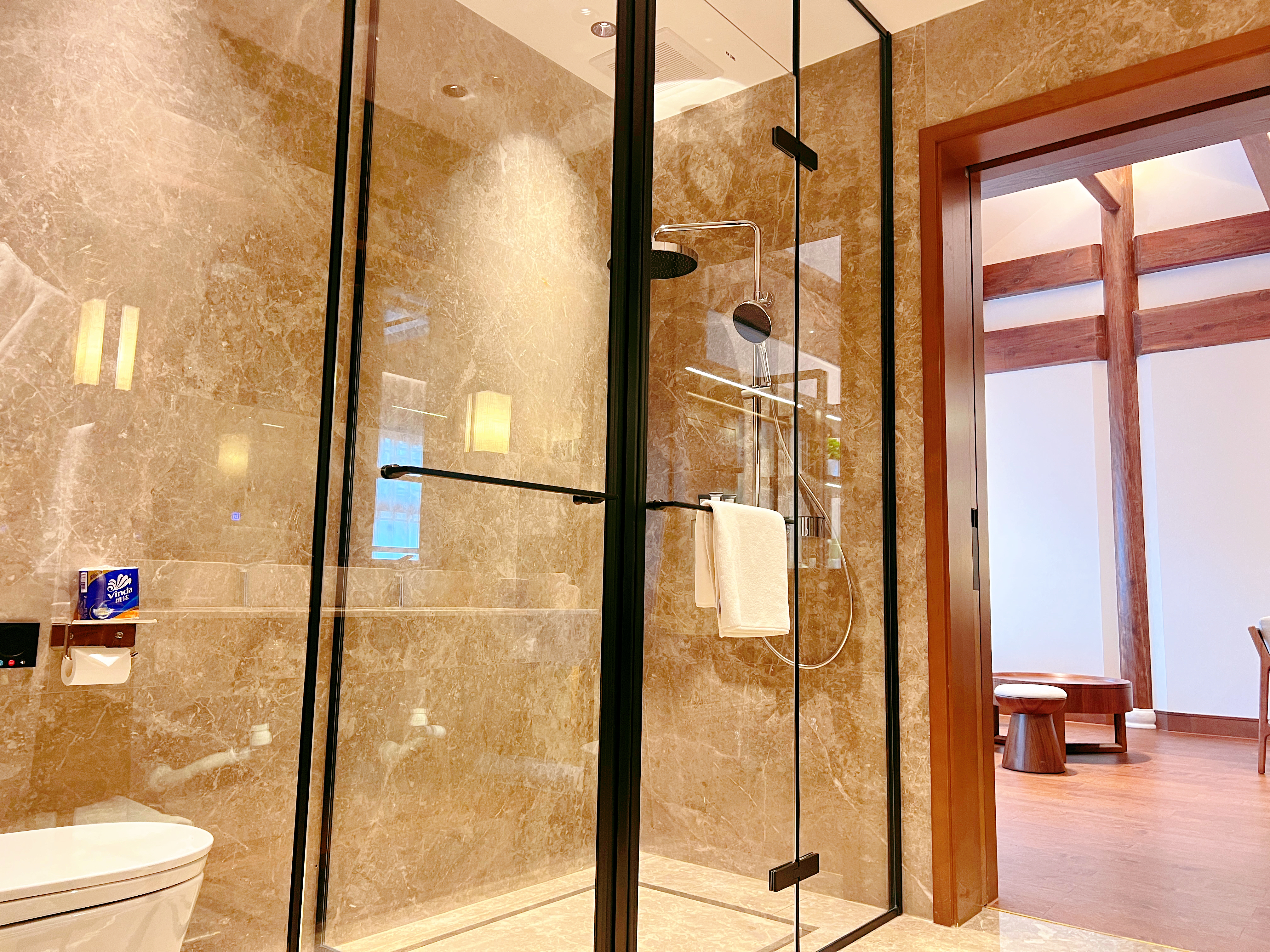 衚衕院落大床（北院家庭套房）