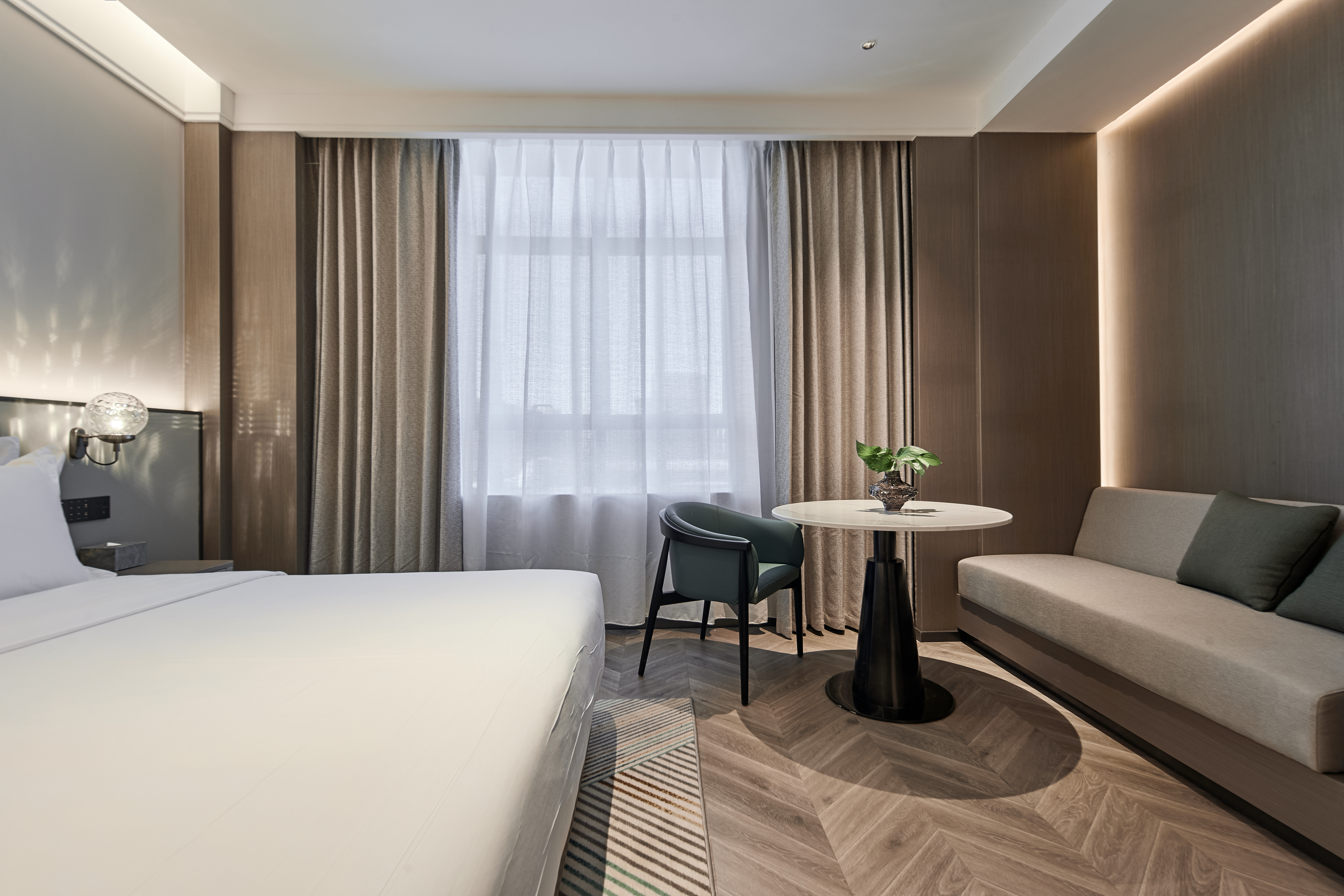 如雅家庭房（加濕器+喜臨門床墊+電動窗簾）