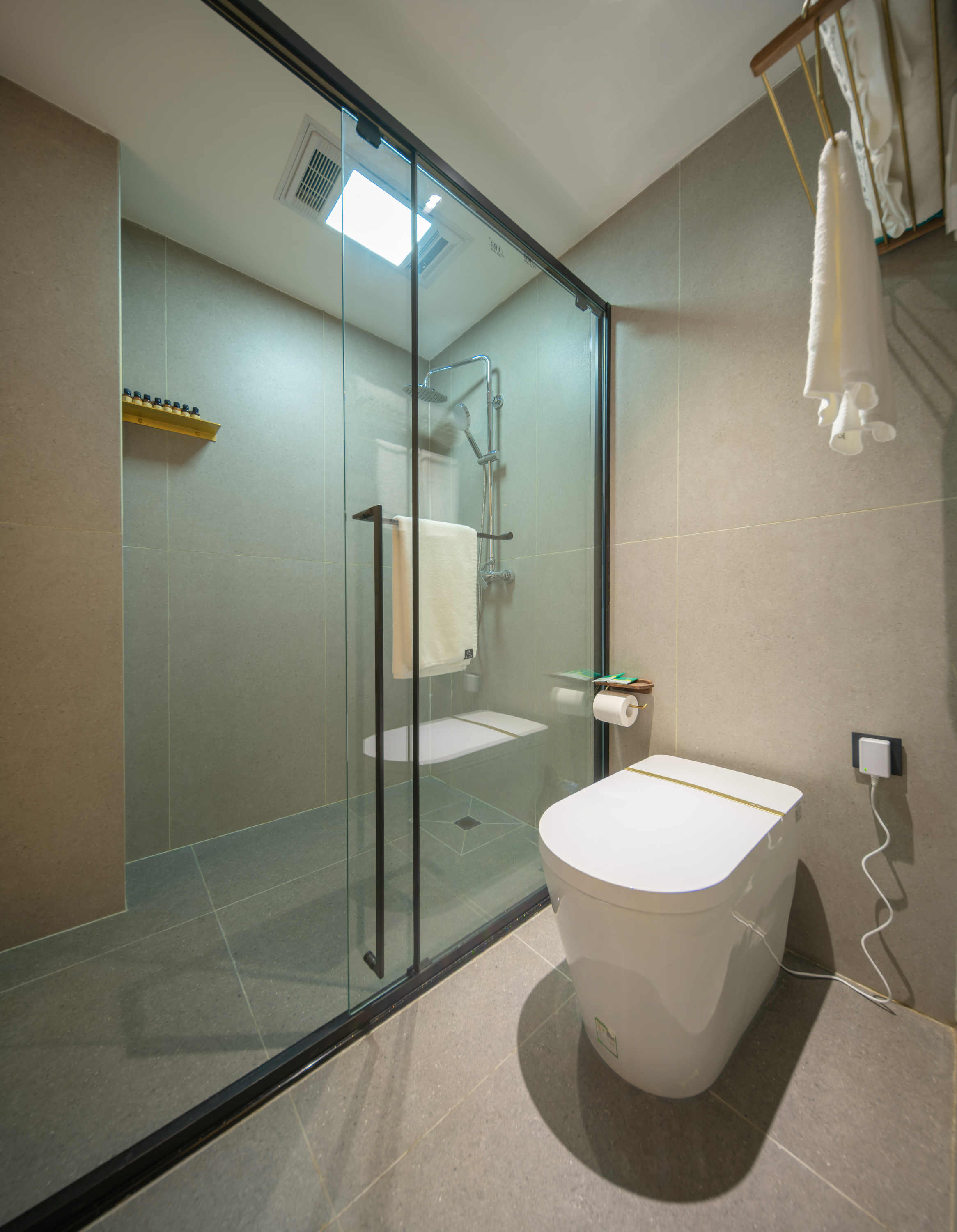 Bifengxia Lanshan Designer Homestay Huaiye Refined Cinema Double Bed Room