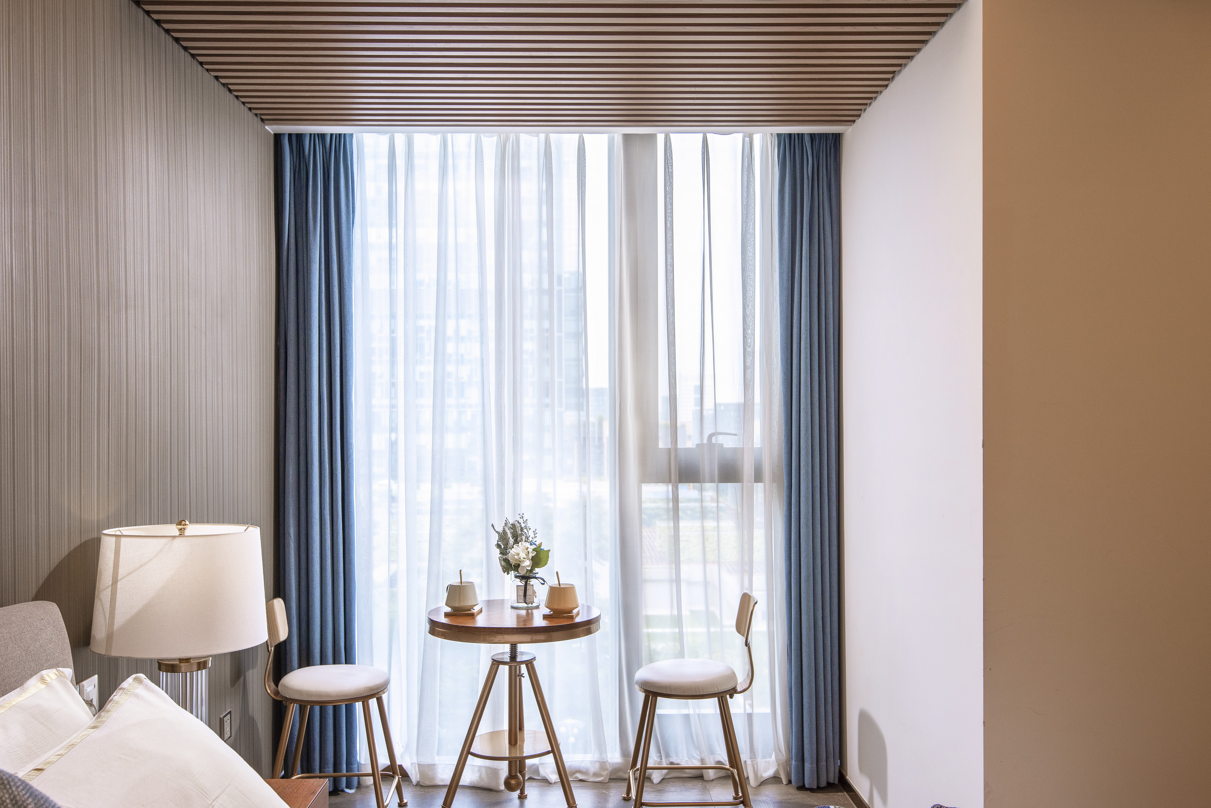 精英商务大床房（洗衣机+熨衣设备+咖啡机）