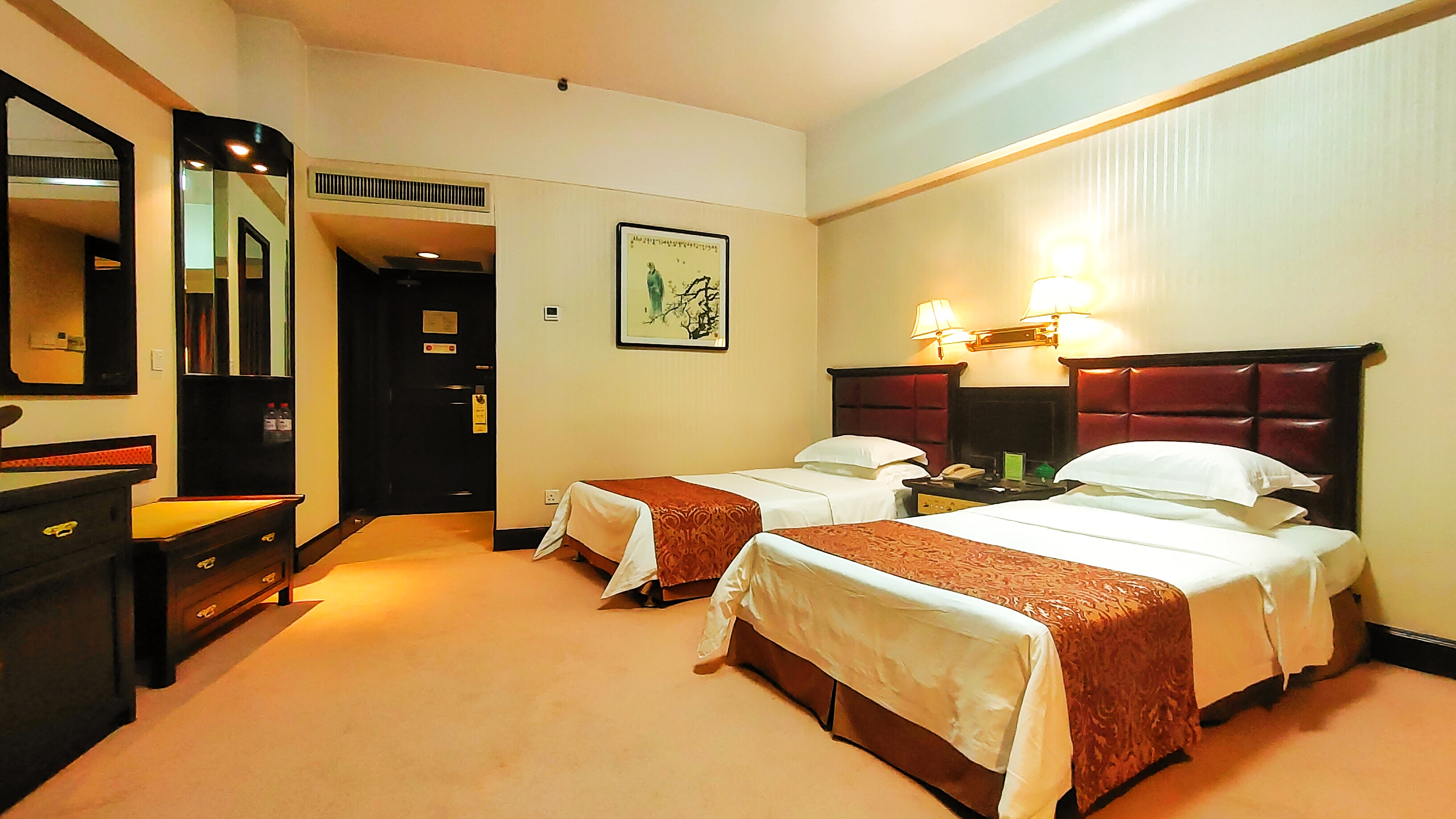 高级双床房（景观落地窗+RoomPlus洗护用品）