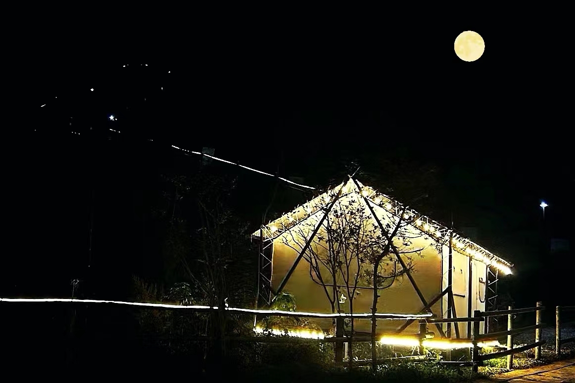 Family Friendly Tent (Air Conditioner, Private Bathroom)