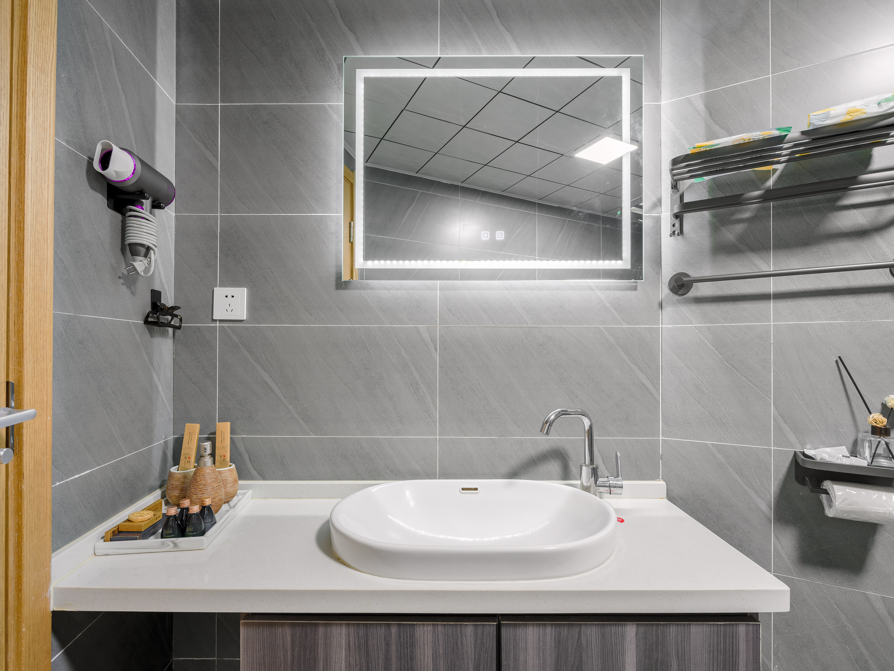 1-08 丨现代蒙元素大床房（空调-地暖）丨温馨私享豪华星空顶特色蒙古包丨