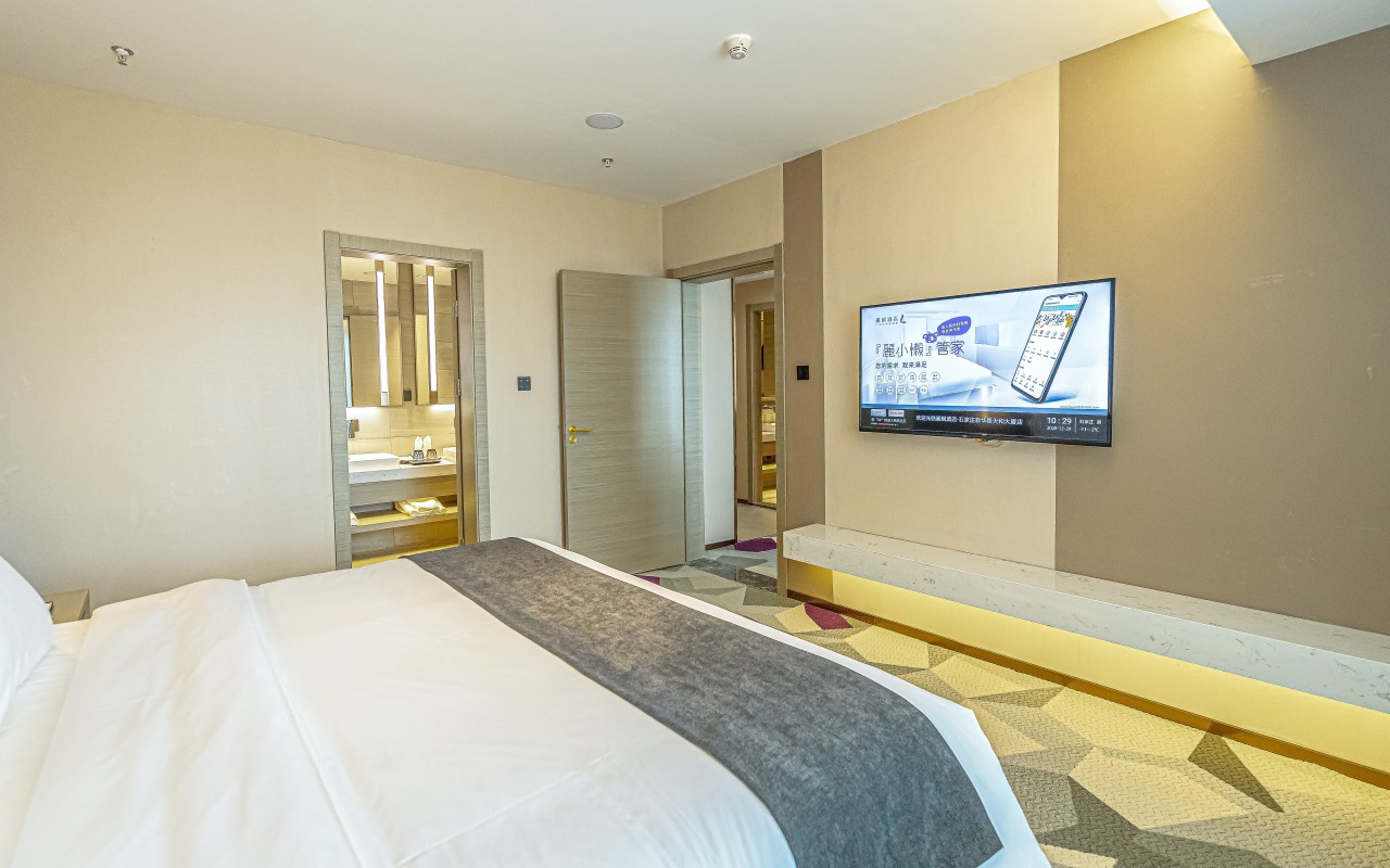 商务大床房（慕斯睡眠床垫+梦洁床品+全屋智控+电视投屏）