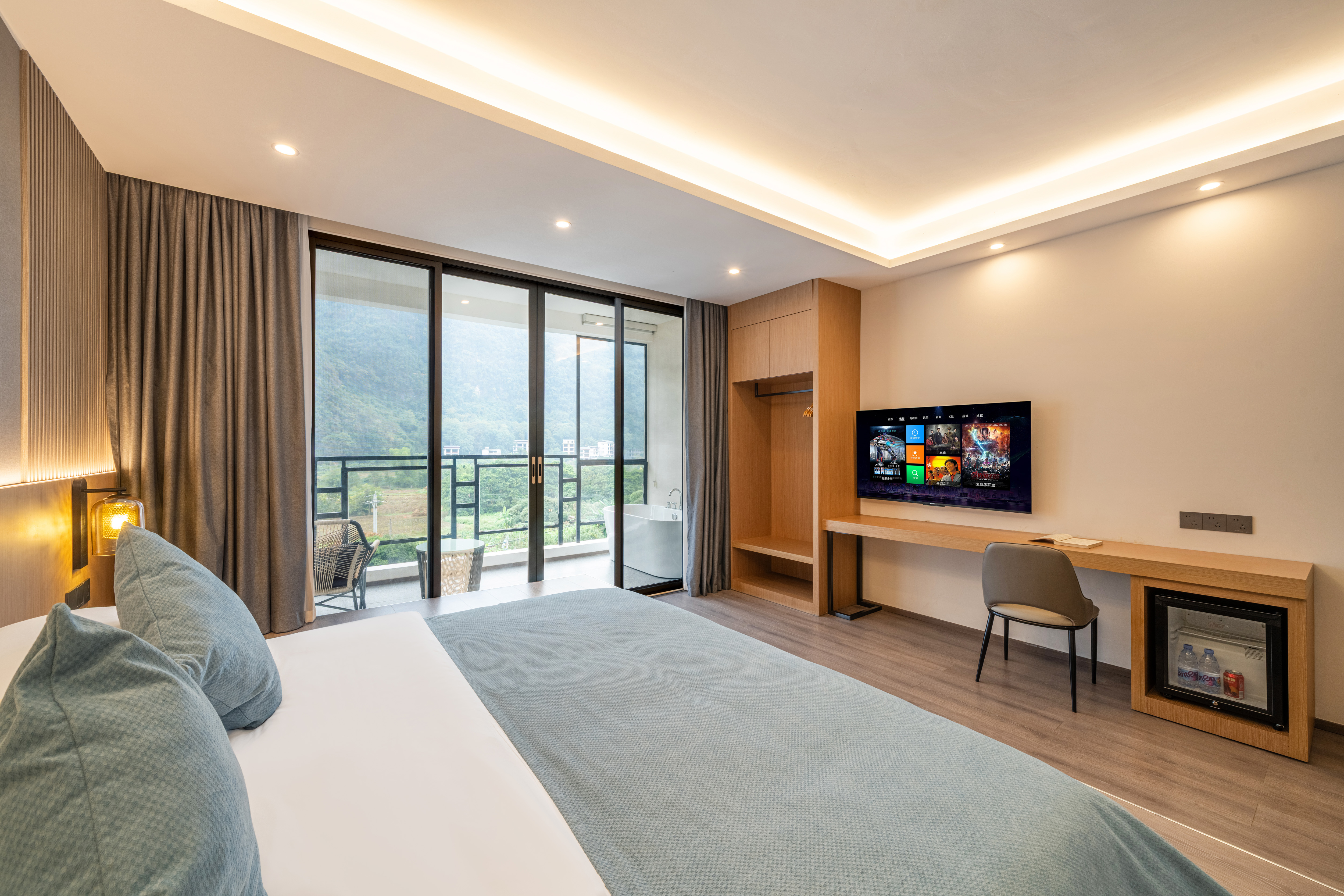 山水阳台榻榻米大床房「山河阳台+观景浴缸+小冰箱」