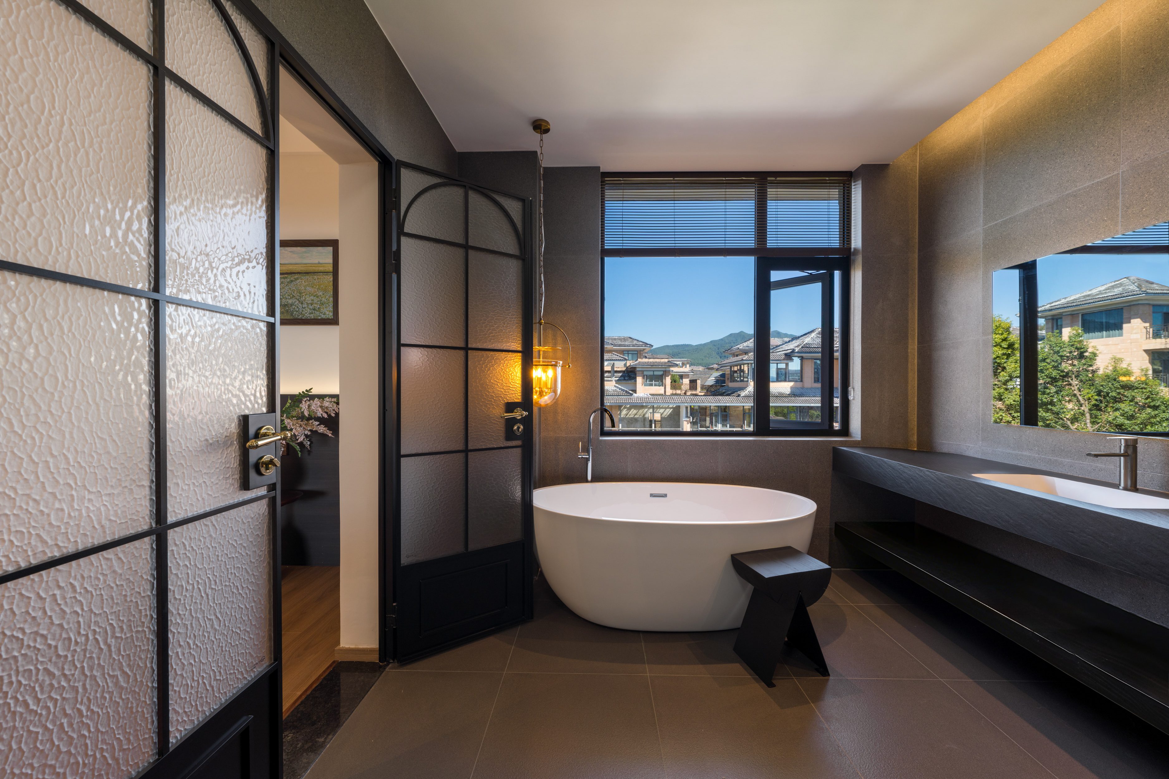 【拾全·私享阳台双卧家庭房】澜光浴池|山语静眠〉