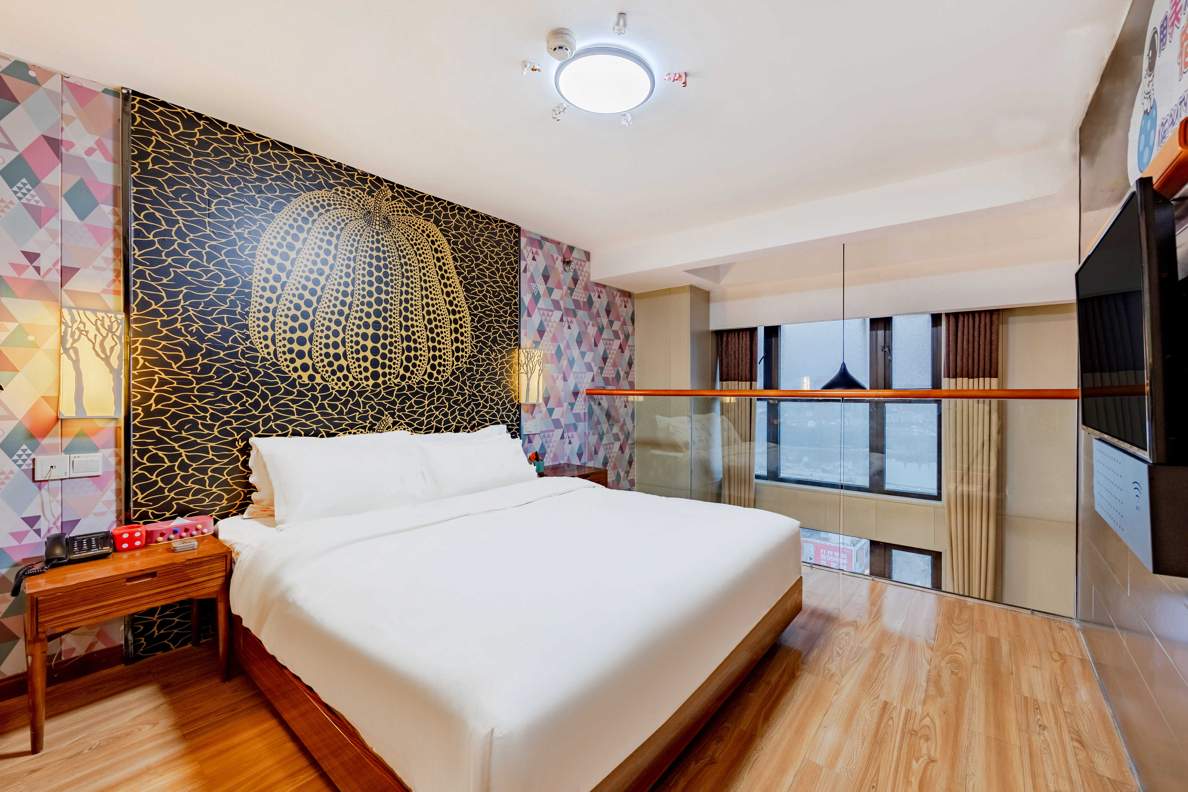 Huan Chao City-View Double Bed Room With Four-Layer Memory Mattress&Solace High-Quality Cotton Bedding