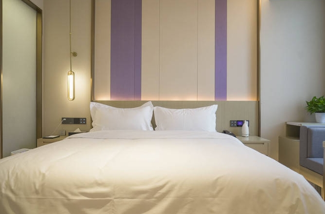 特价大床房（慕斯睡眠床垫+梦洁家纺床品）