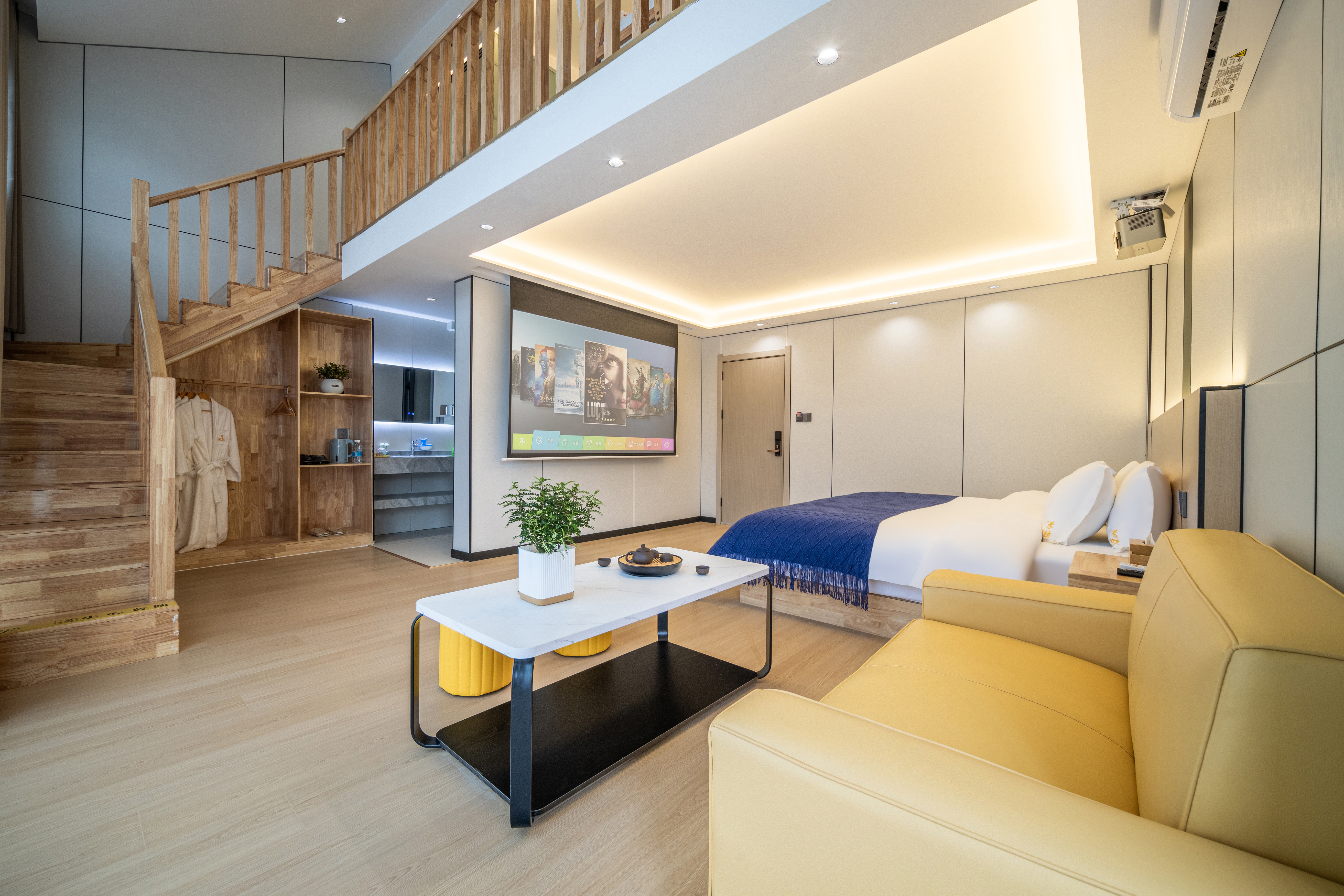 Cloud Elegance Duplex Family Room (Two-Bedroom Two-Bathroom + High-End Latex Mattress + Smart Toilet + 100-Inch Projector Av)