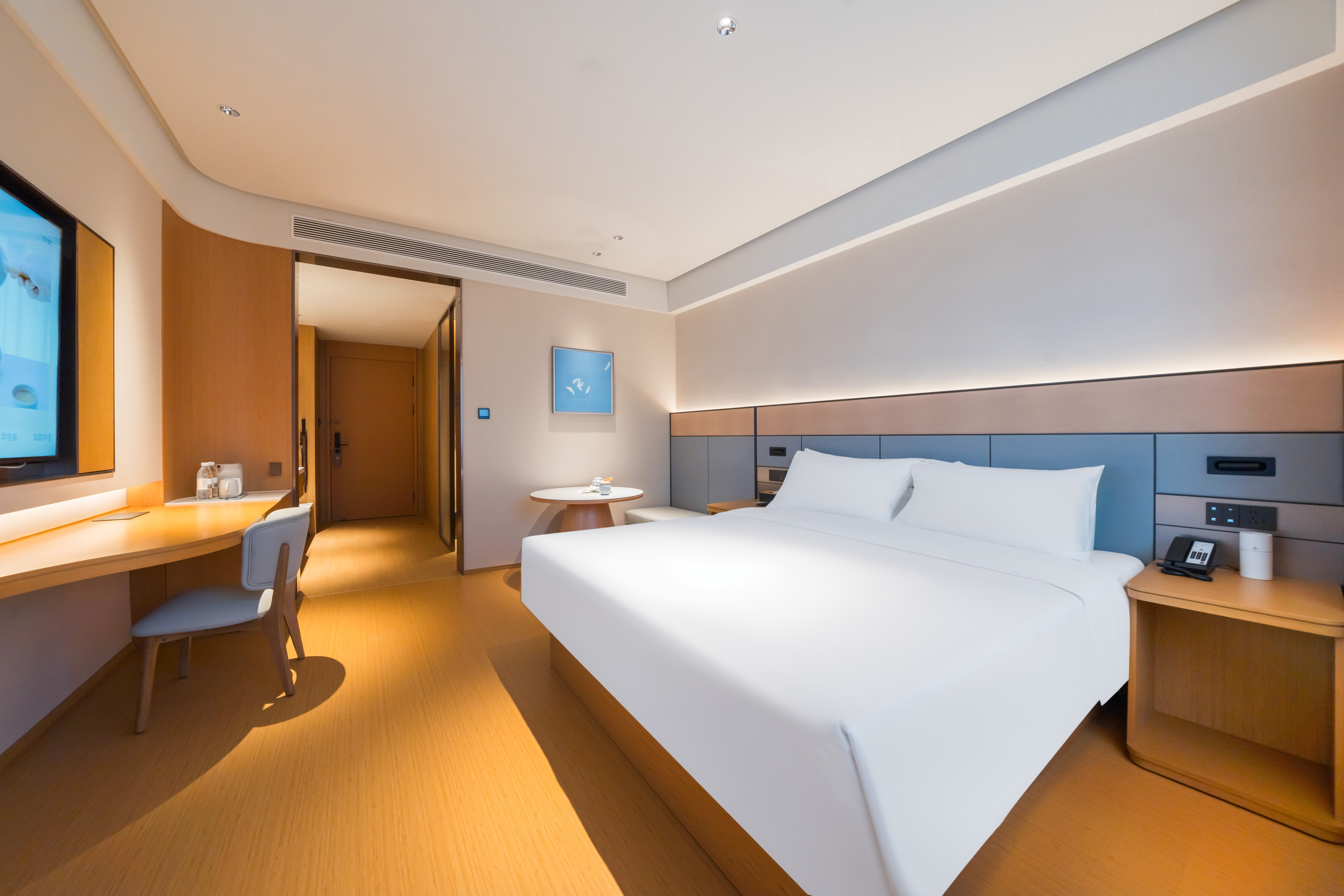 商务大床房（深睡床垫+小冰箱+手机投屏）