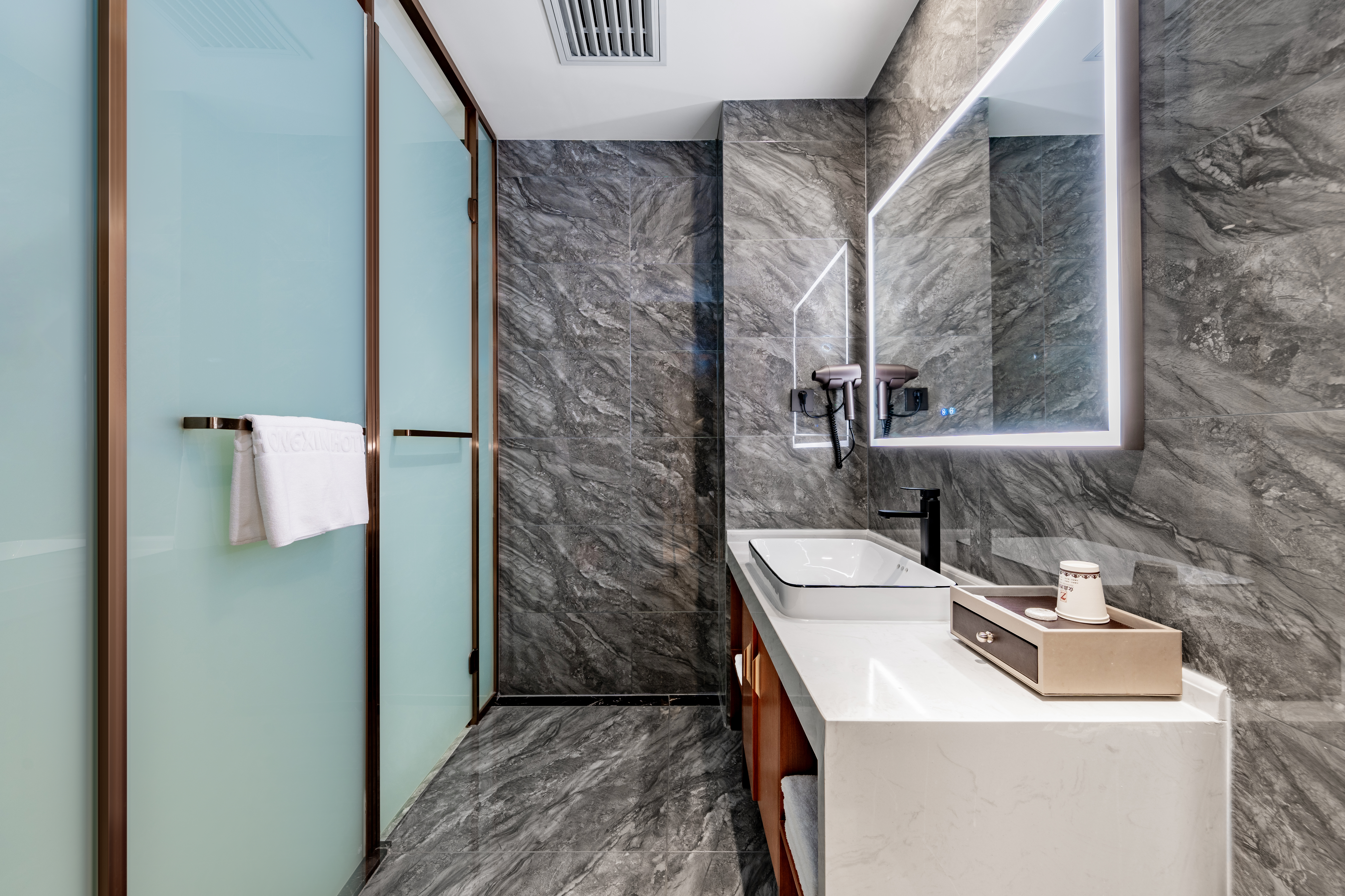 豪华景观大床房【嘉尼曼乳胶床垫+电视投屏+地暖智控】