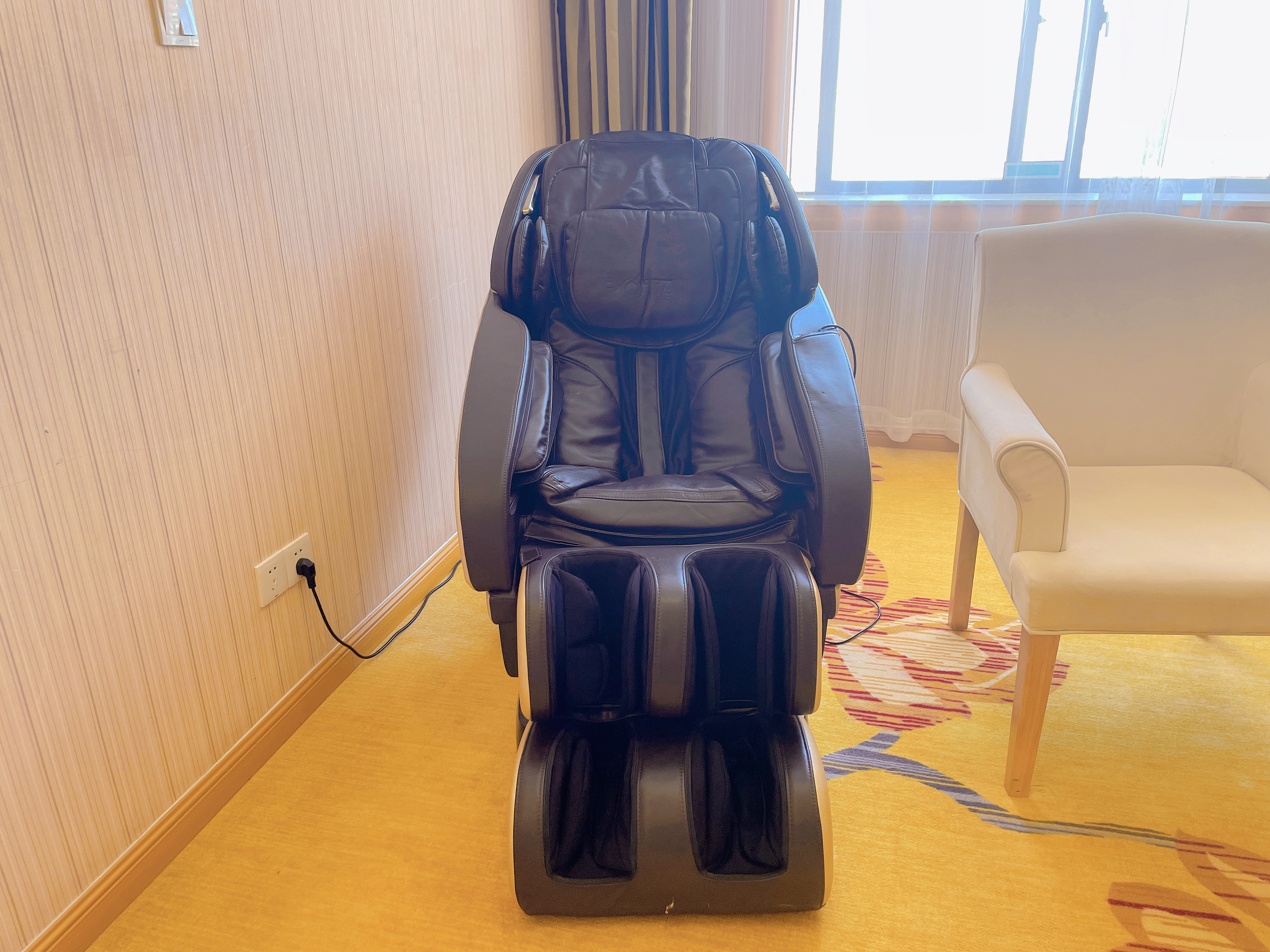 愉梦大床房 | 榆梦床品+舒适按摩椅