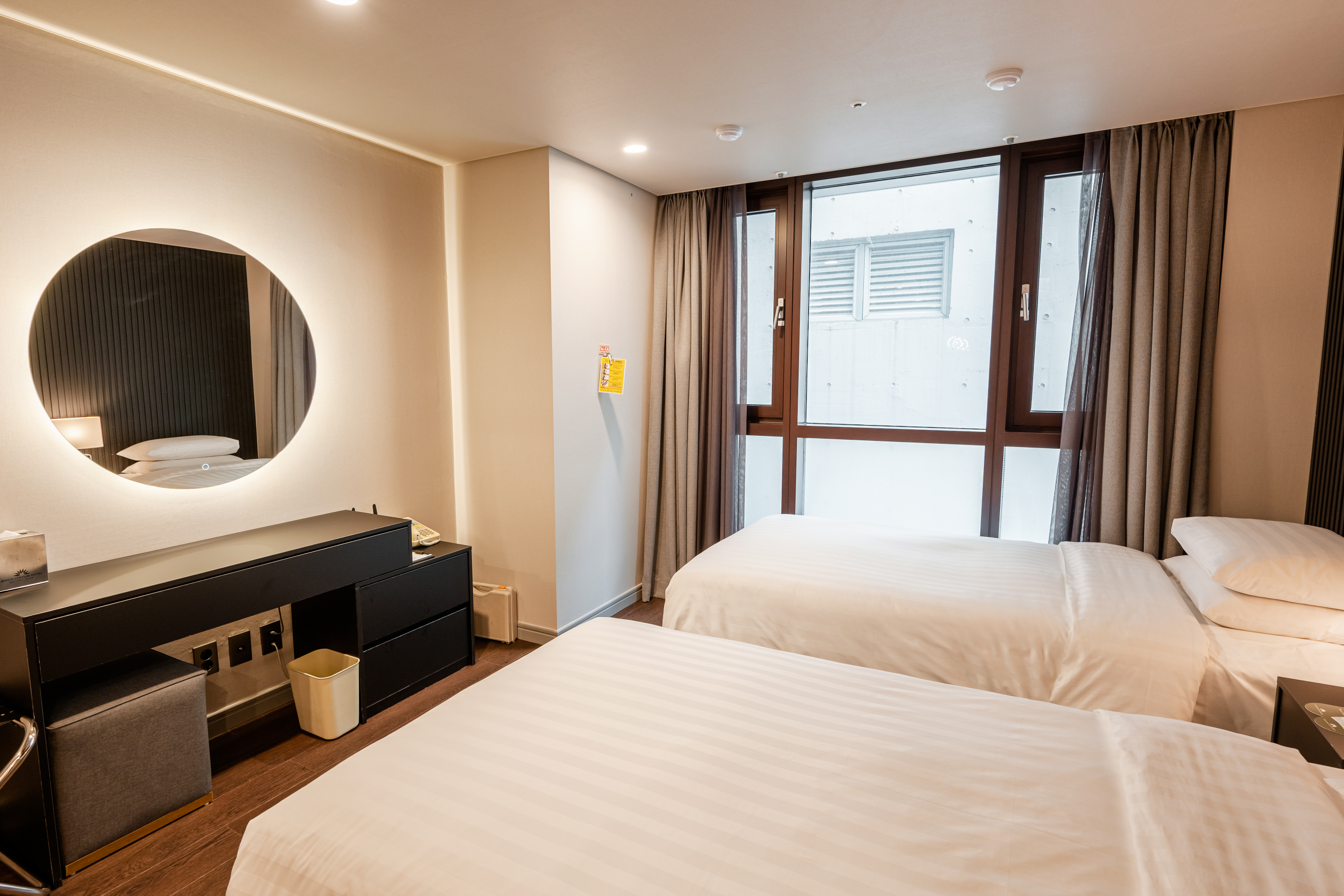 尊貴標準雙床房 （無景）