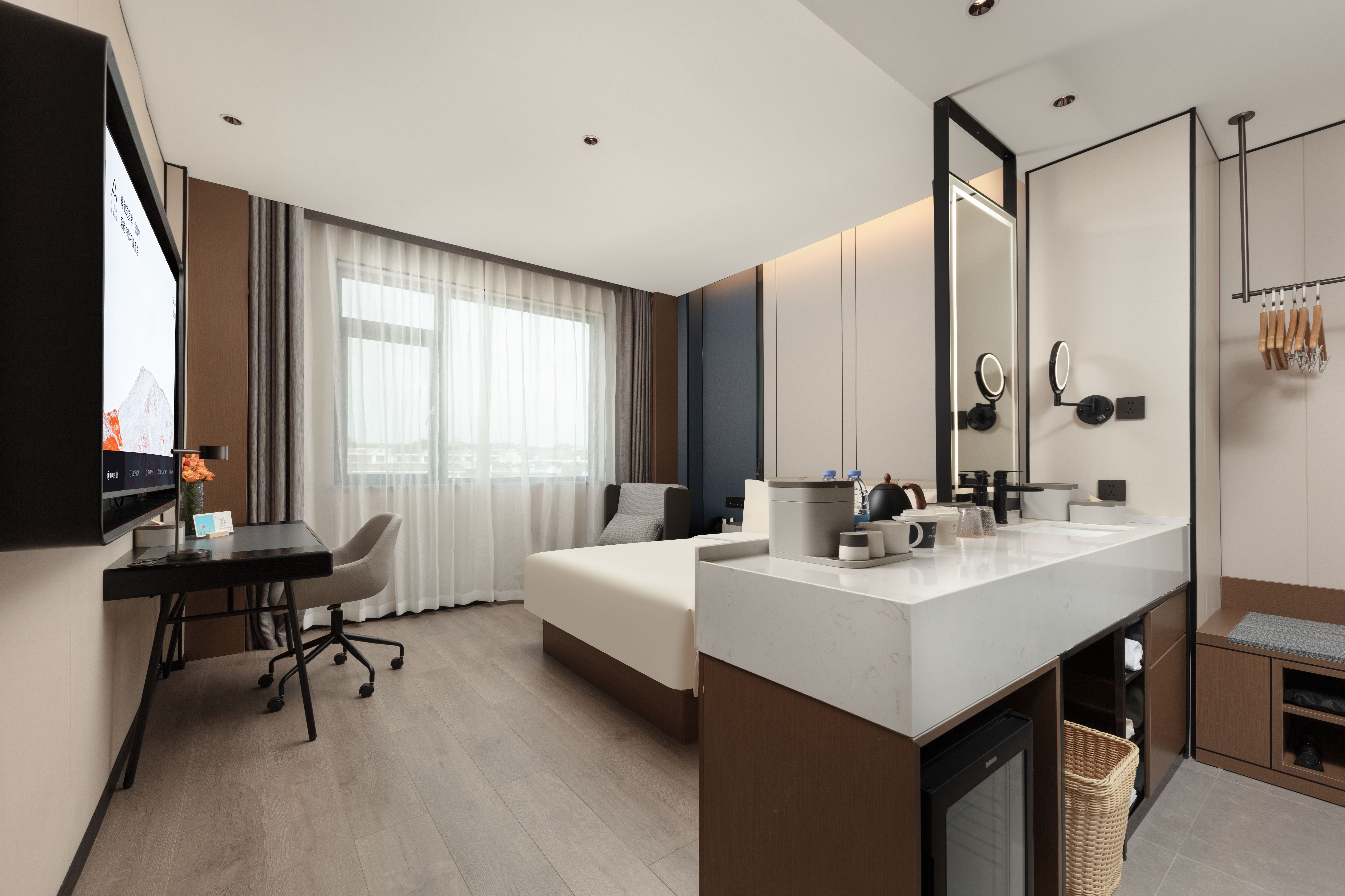 雅致大床房（Mini小冰箱+投屏电视+深睡枕PRO）