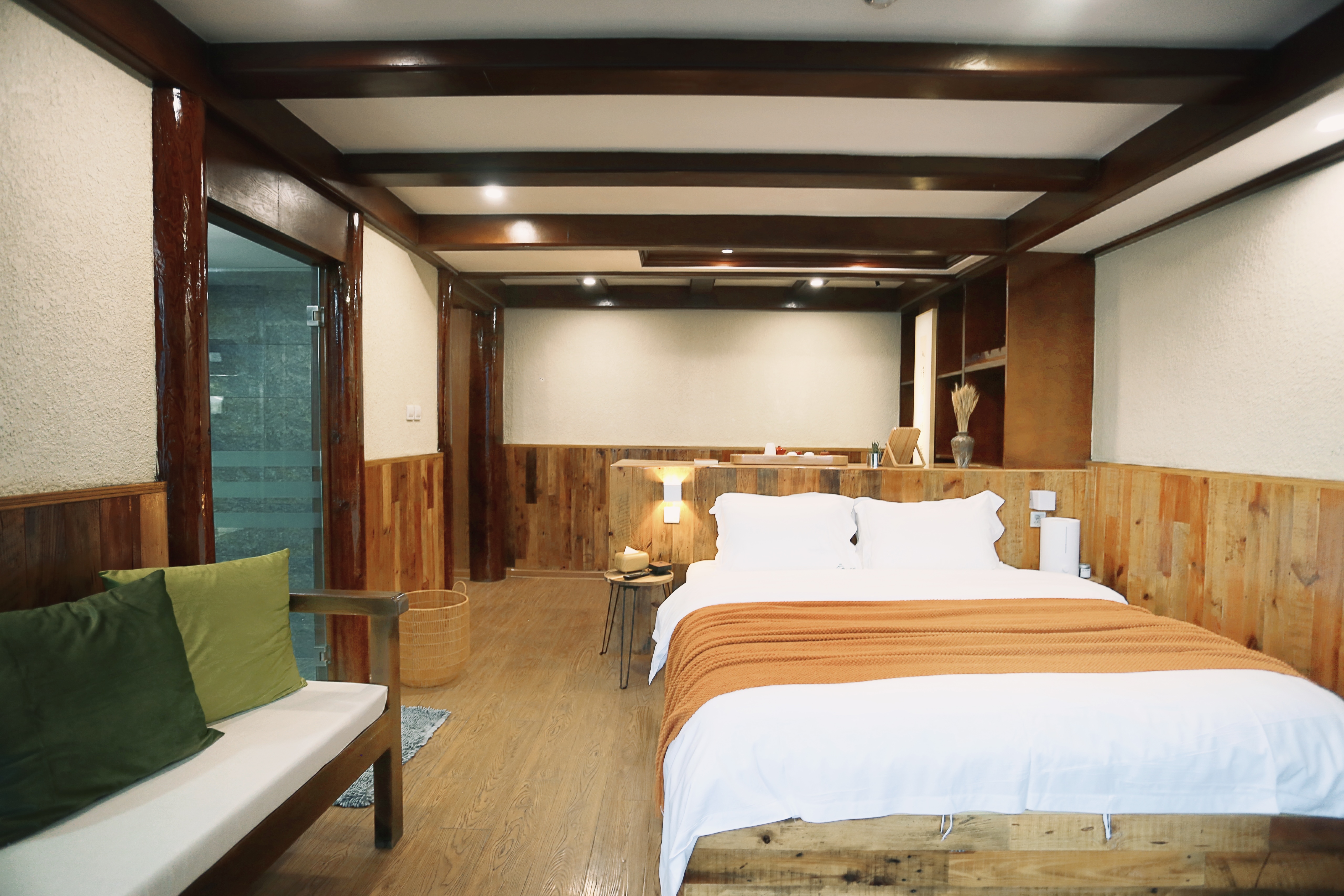 Queen Room With Lake View