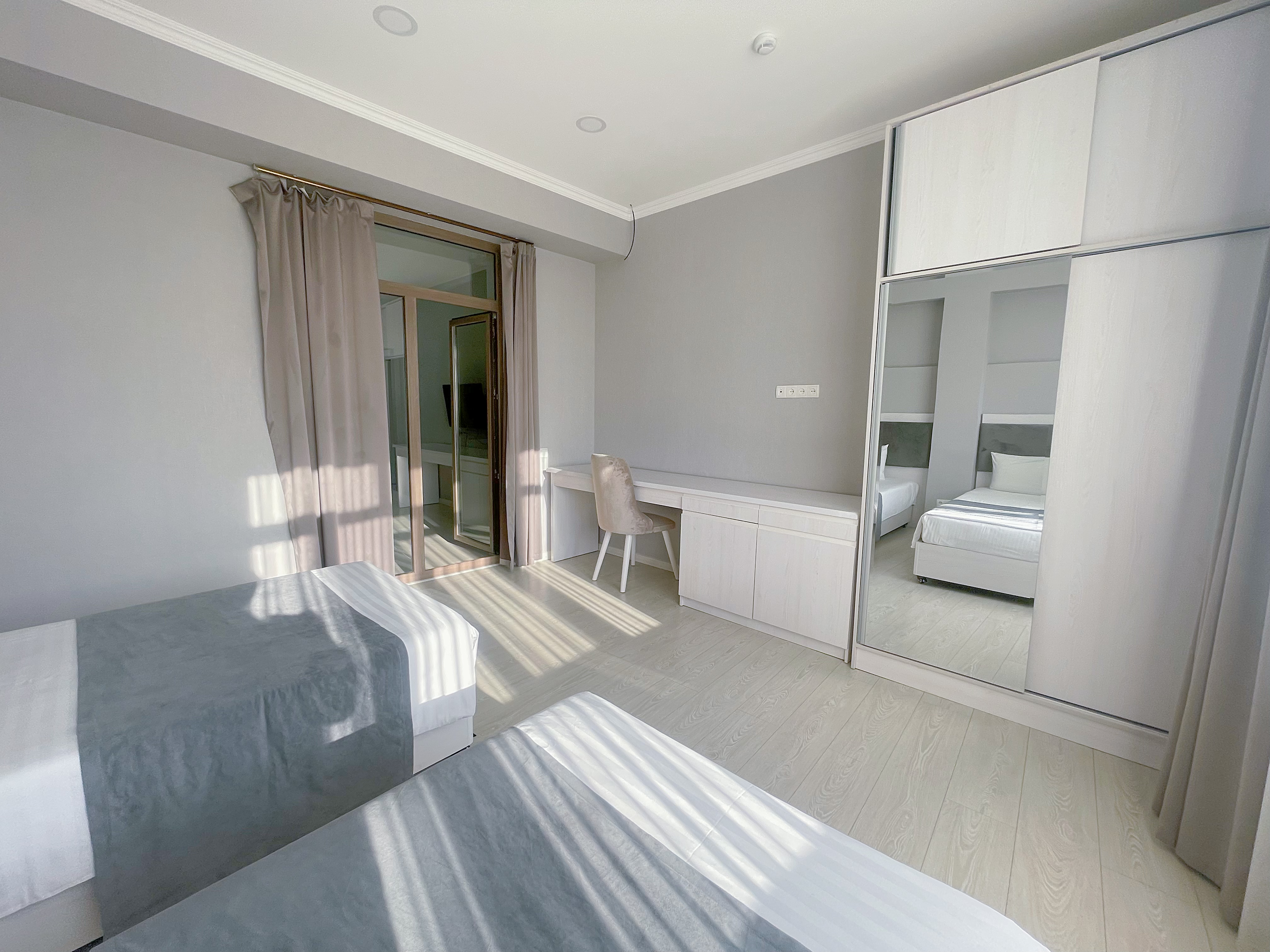 1+1全景商務雙床套房（全含：接機/早食/落地簽/增值税）