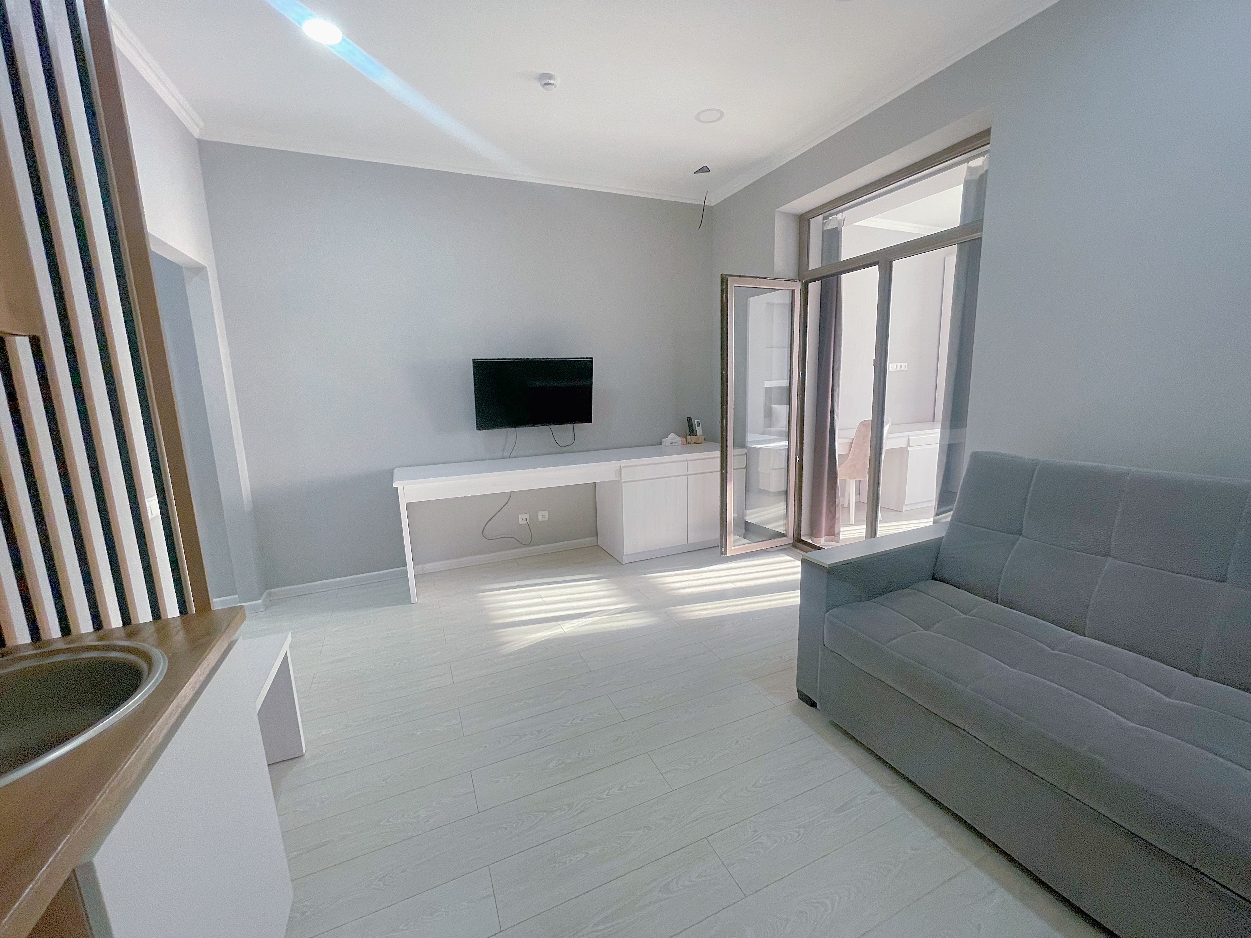 1+1全景商務雙床套房（全含：接機/早食/落地簽/增值税）