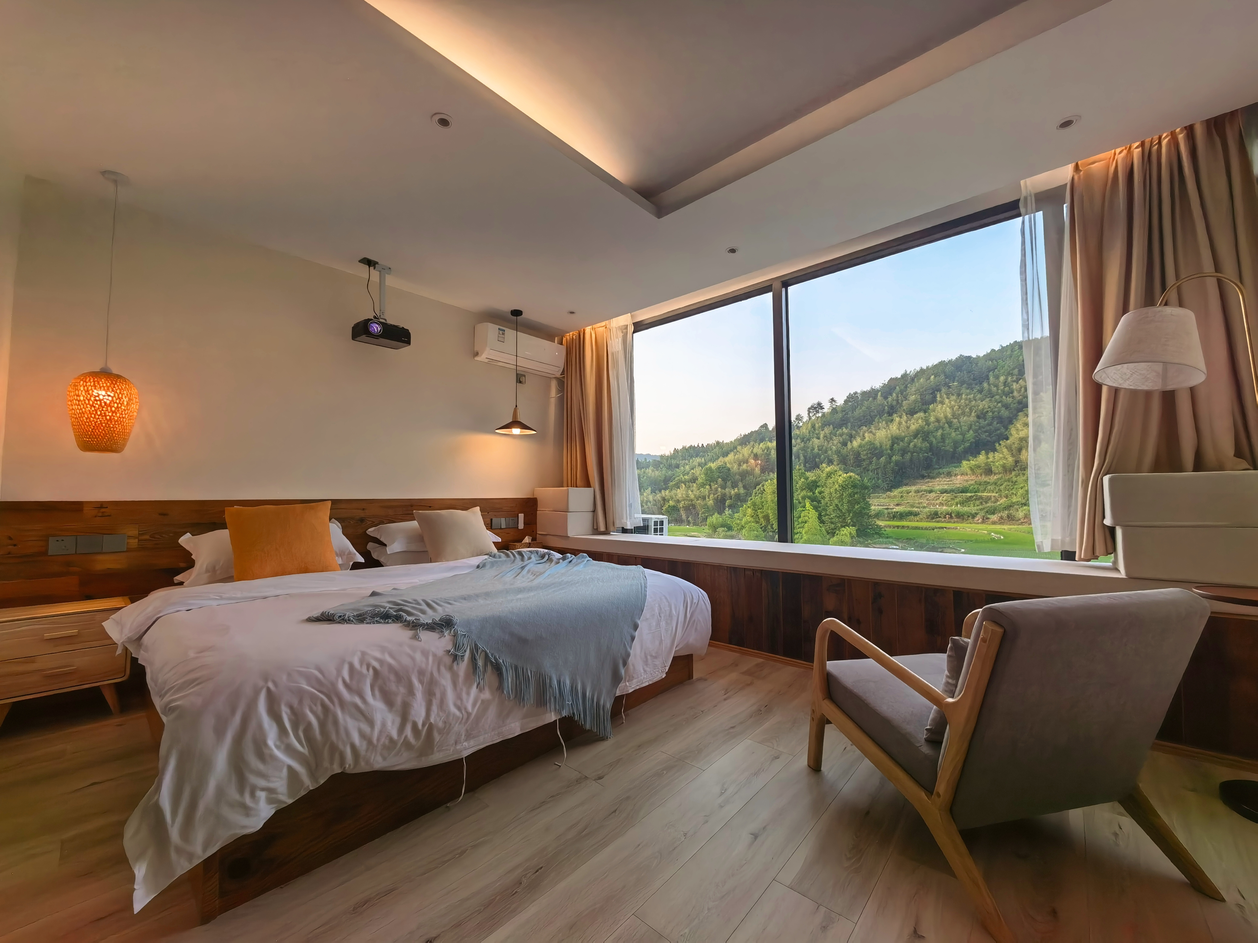 Smart 1 Room (King Bed)