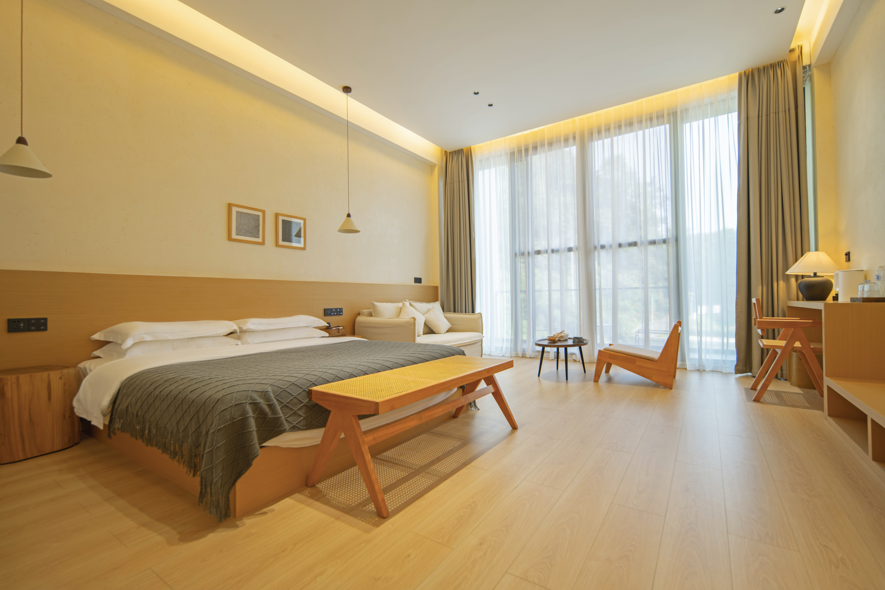 Bifengxia Lanshan Designer Homestay Muyang Light Luxury Cinema Double Bed Room