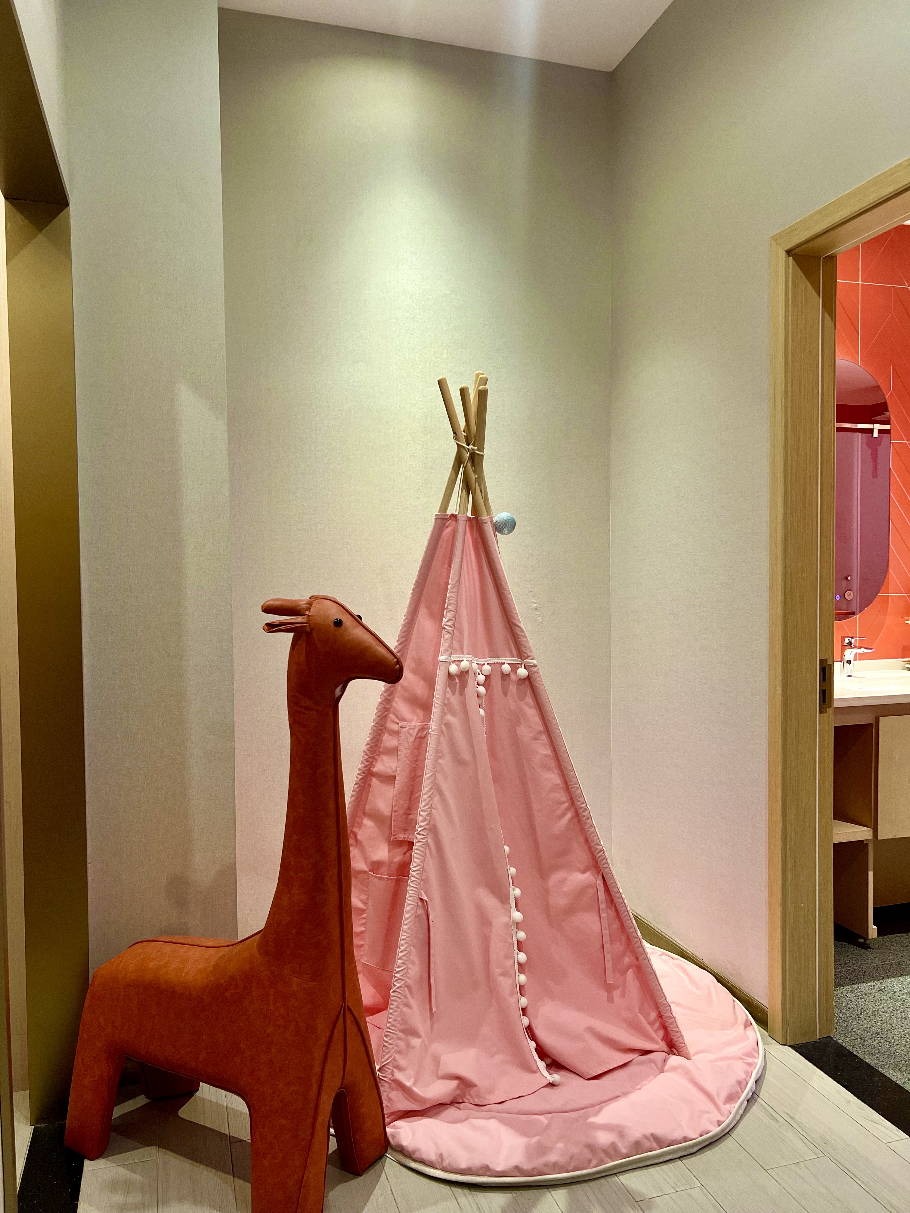 Royal Highness Family Room