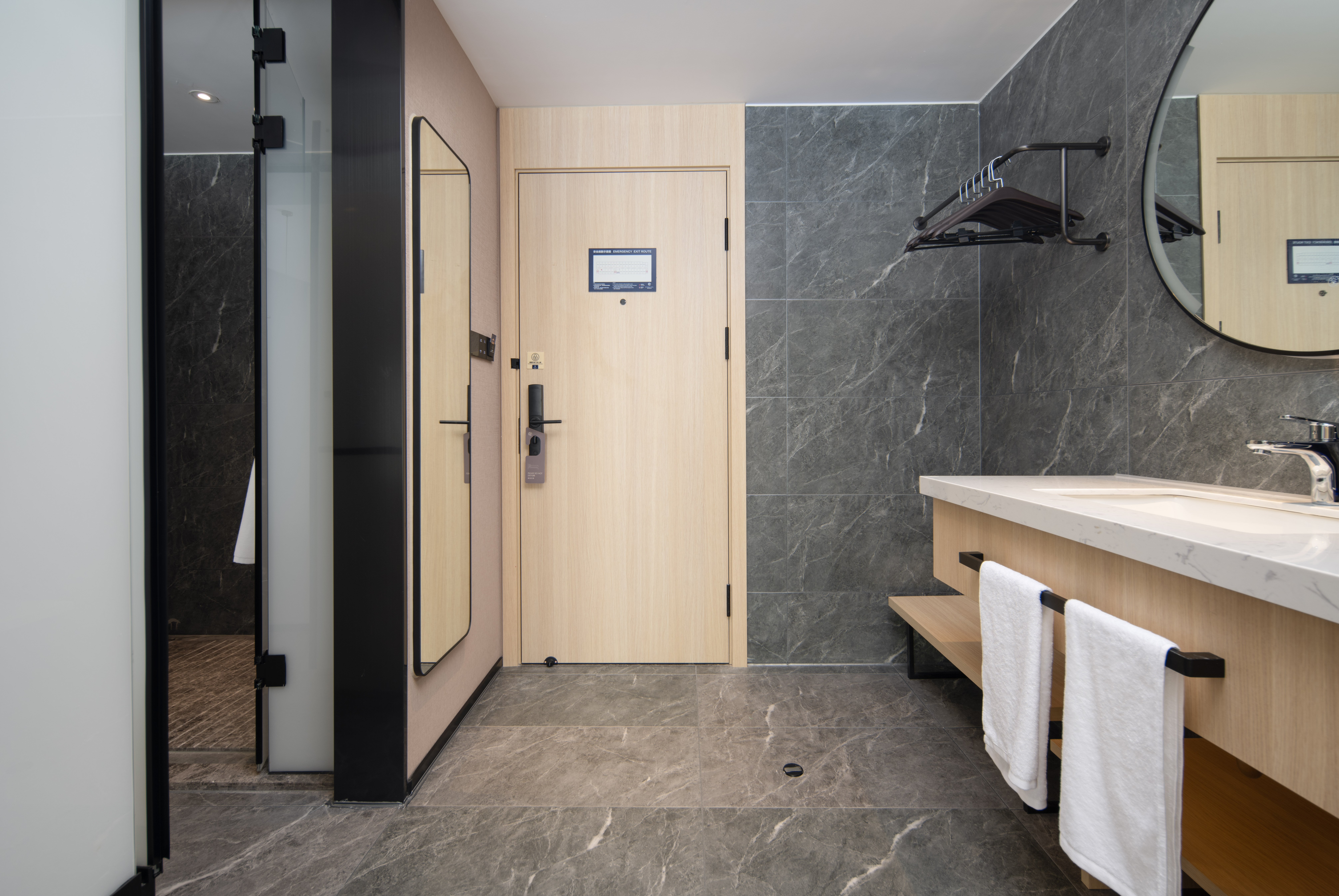 大床房【落地窗+电视投屏+智能客控】