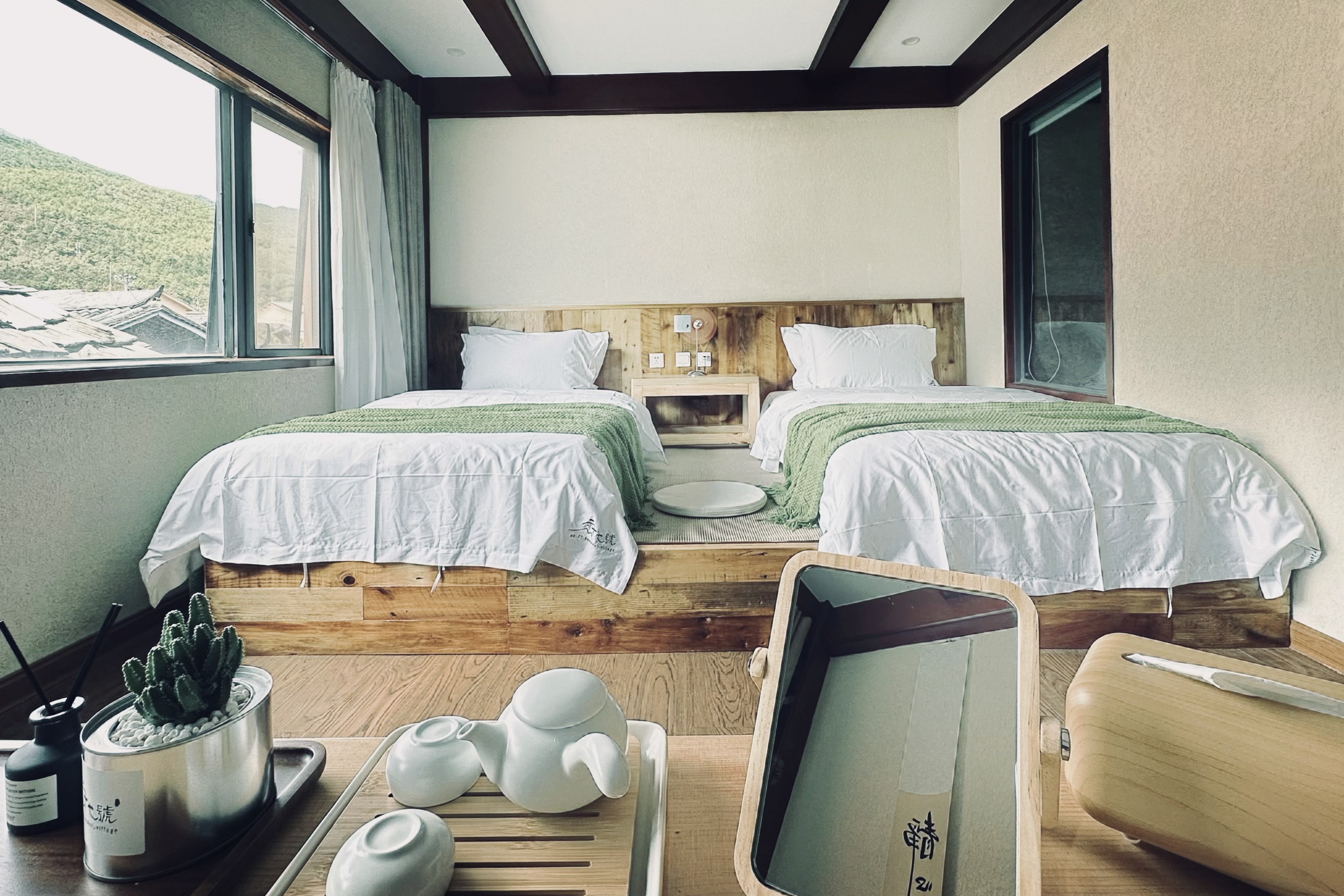 Mountain-view Twin Room