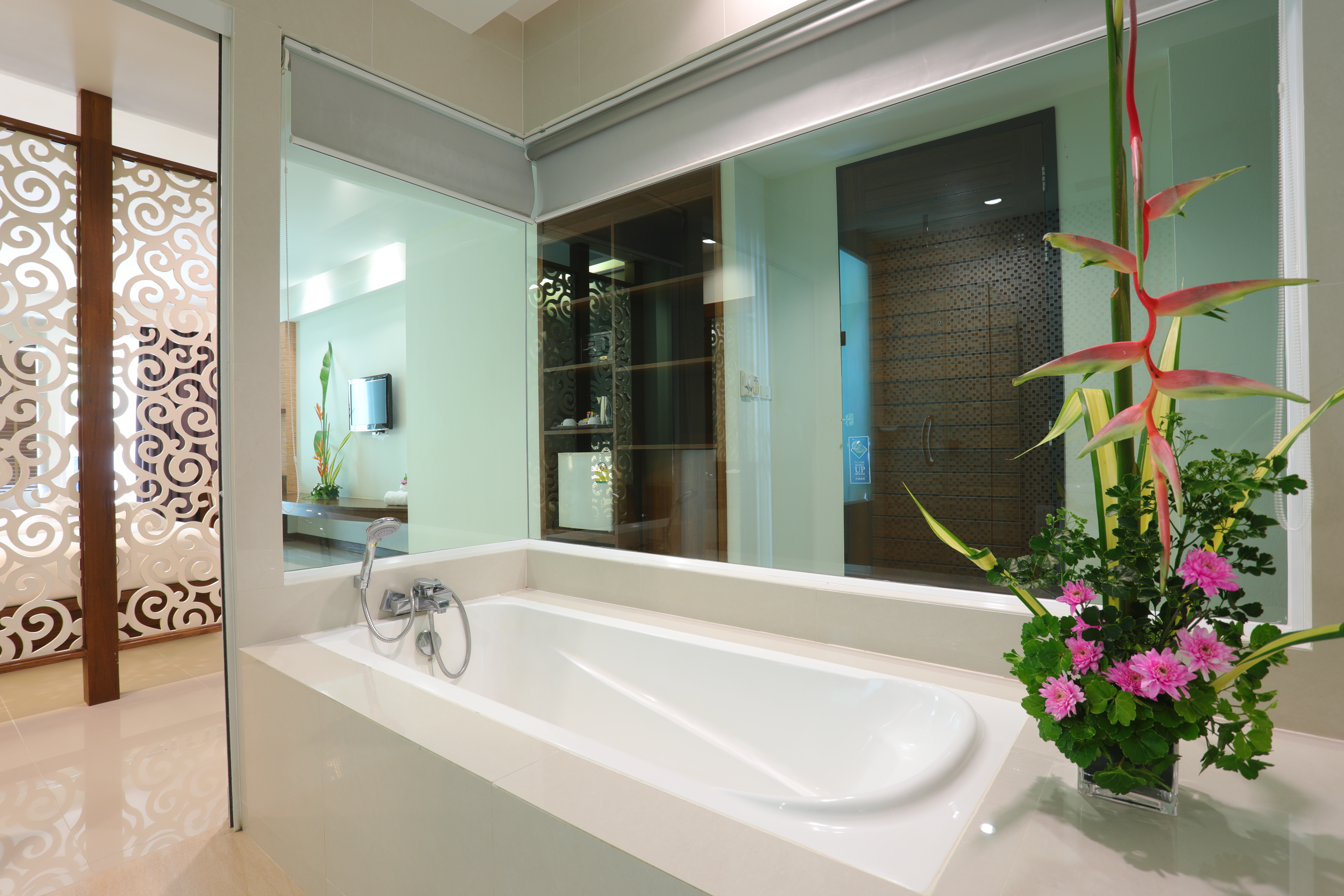 家庭房 （直通泳池）