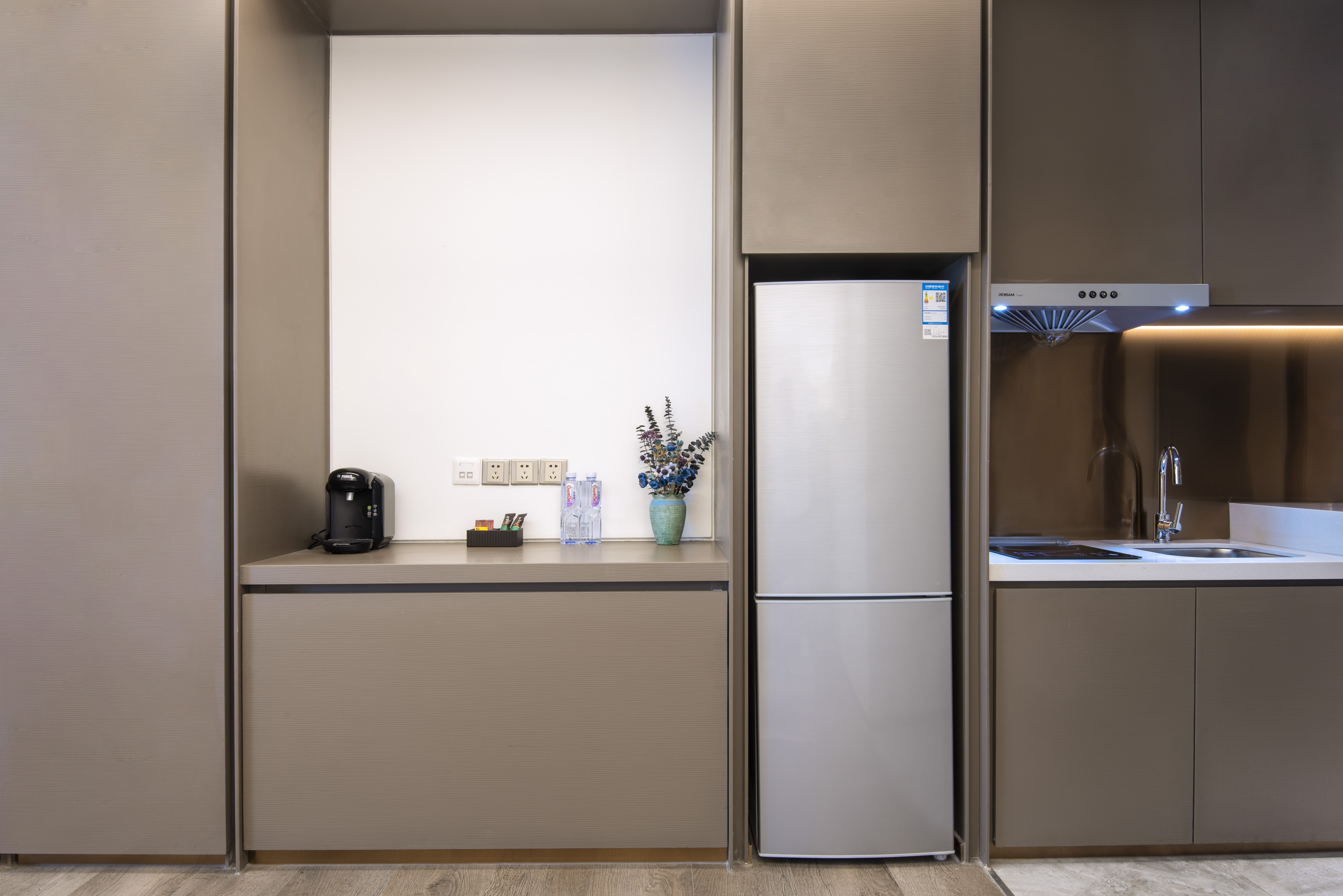 精英商务大床房（洗衣机+熨衣设备+咖啡机）