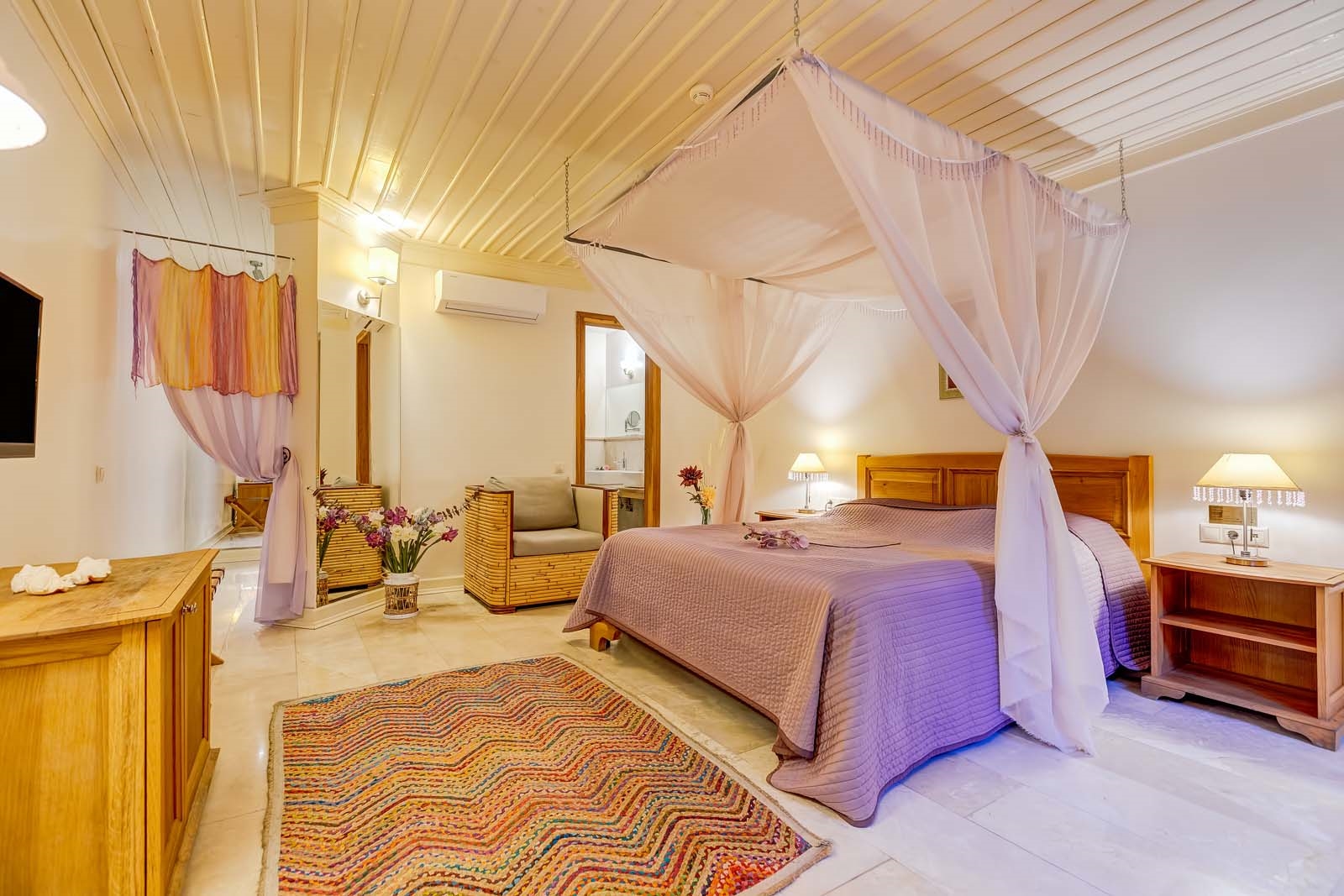 带露台的双人床房