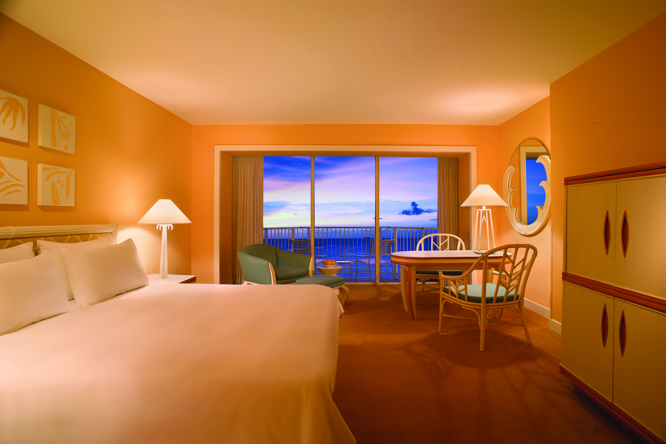 特大床客房， 可使用俱乐部和海景， 无烟