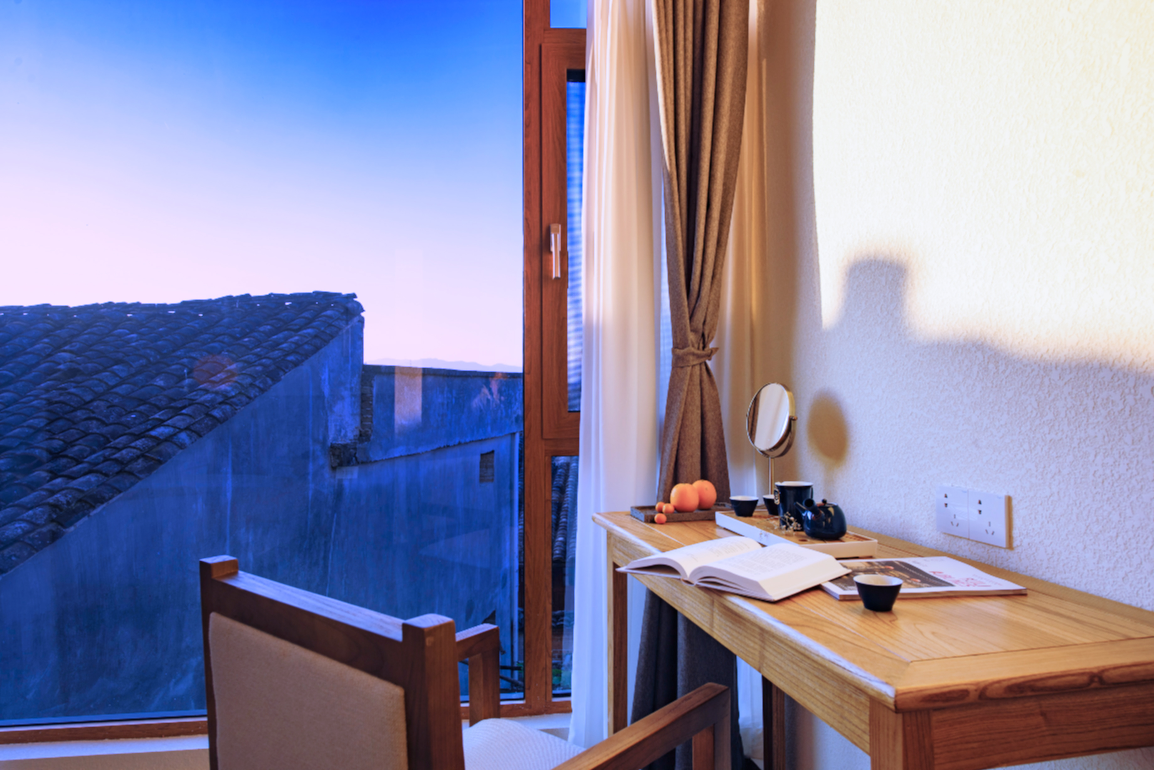 欣月·望山星移私湯大床房「金可兒舒睡床墊·電熱毛巾架·恆温花灑·原木傢俱」