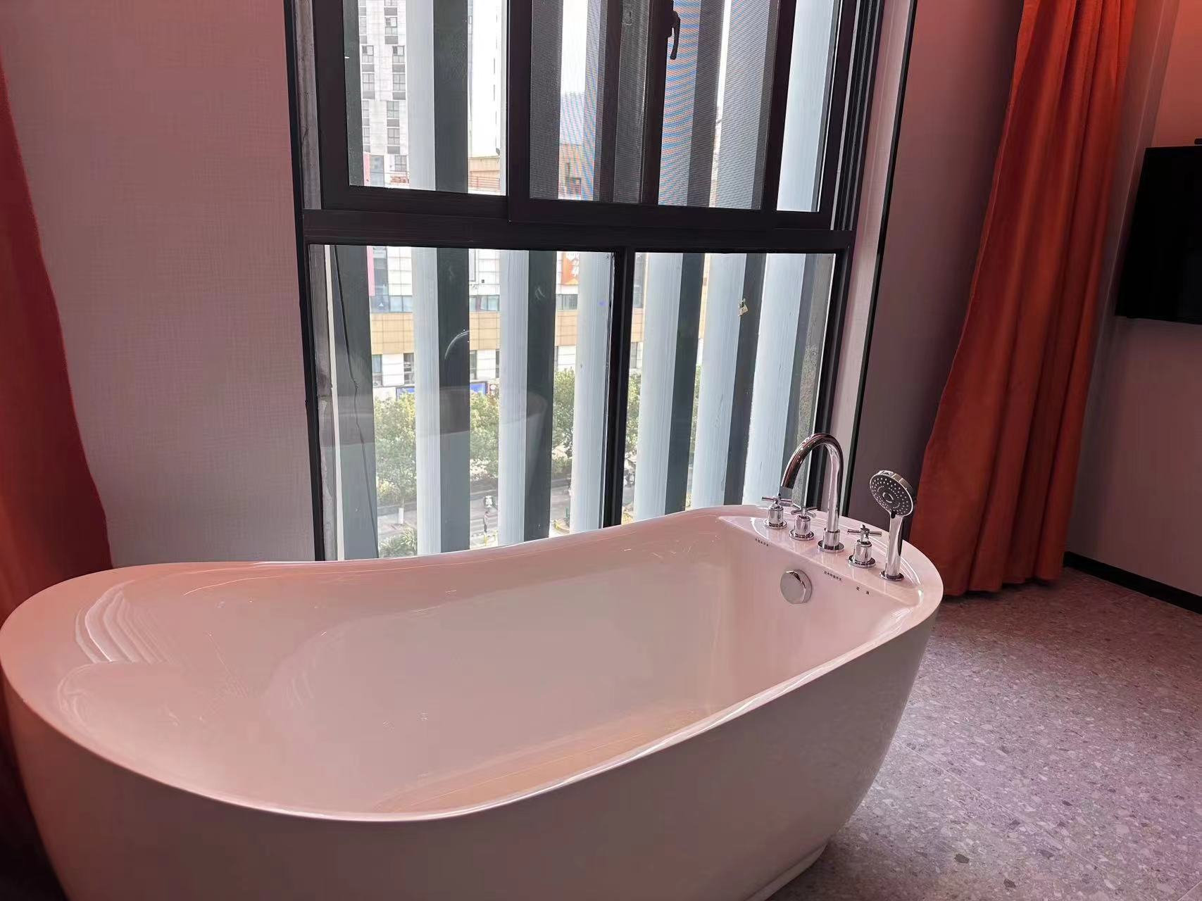 Smart Room (Double bed) (Bathtub)