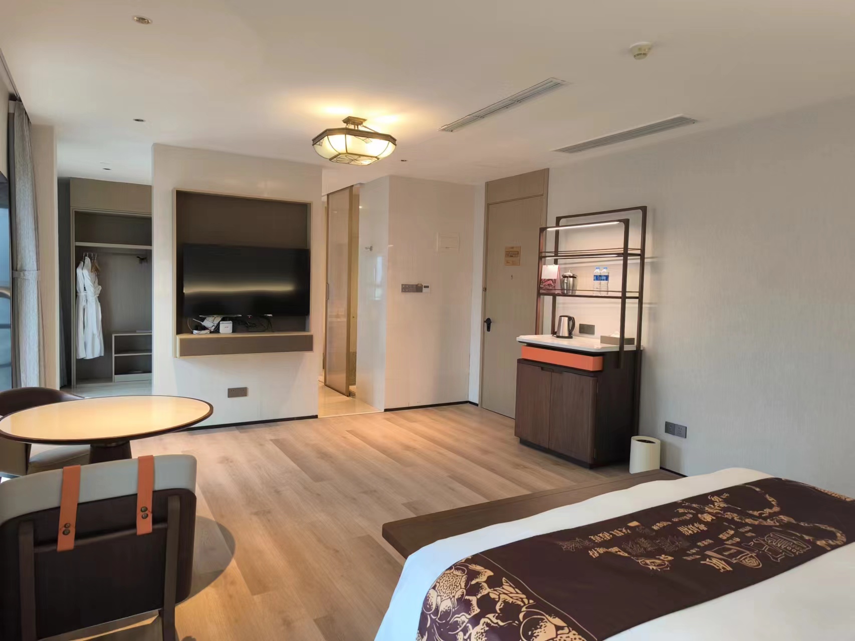 嘉廷特色套房（斯林百兰床垫）