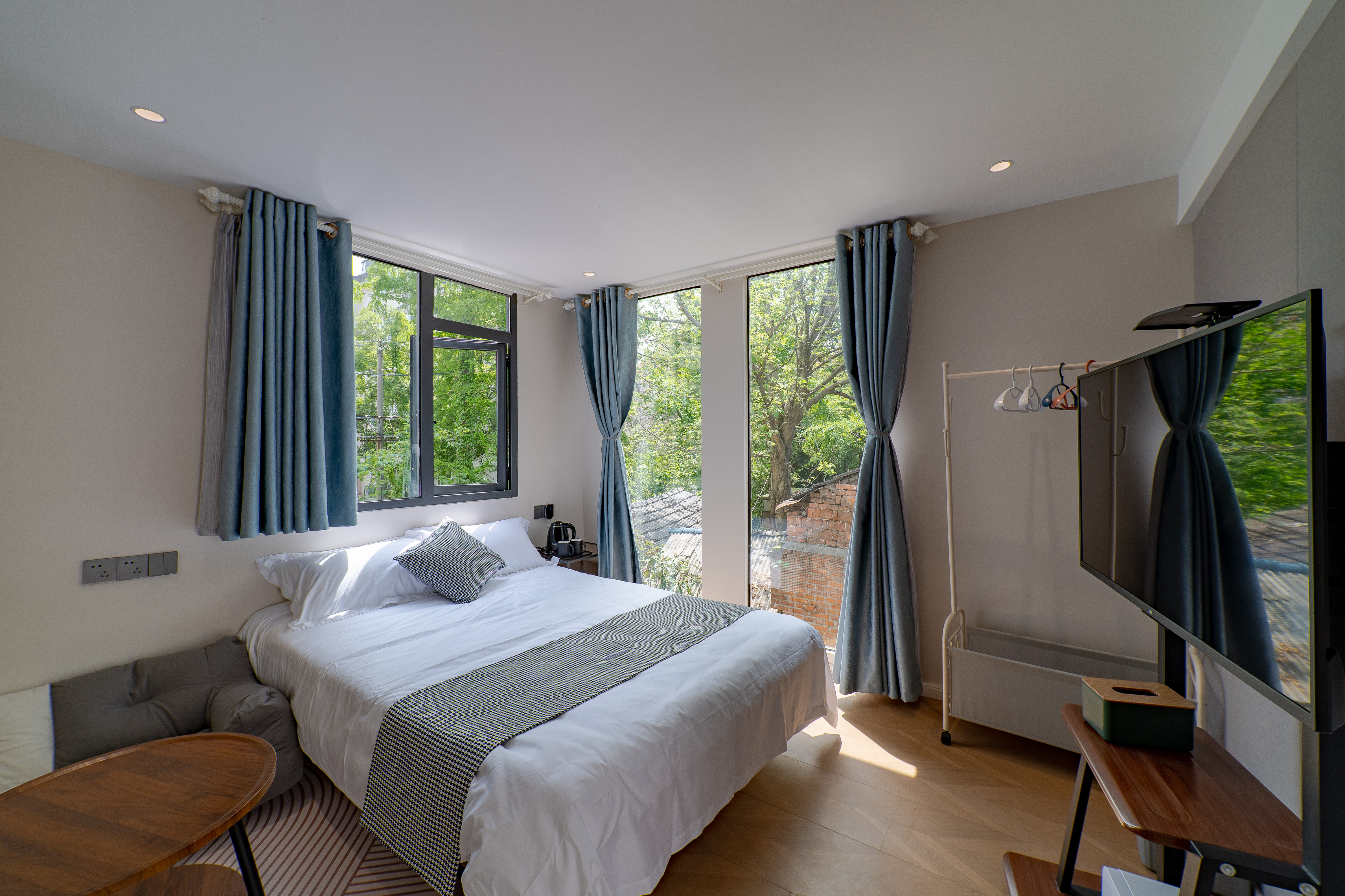 网红集装箱 · 庭院大床房