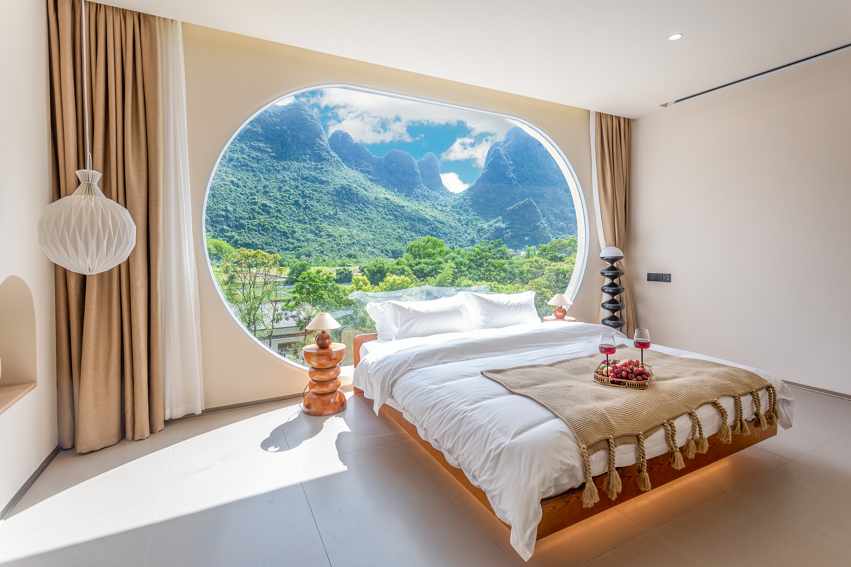 原野·长空·山水景观浴缸豪华大床房