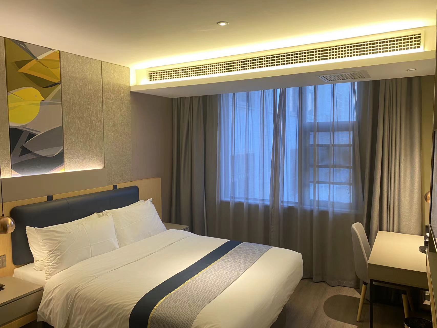 大床房（智能小度+电动窗帘）