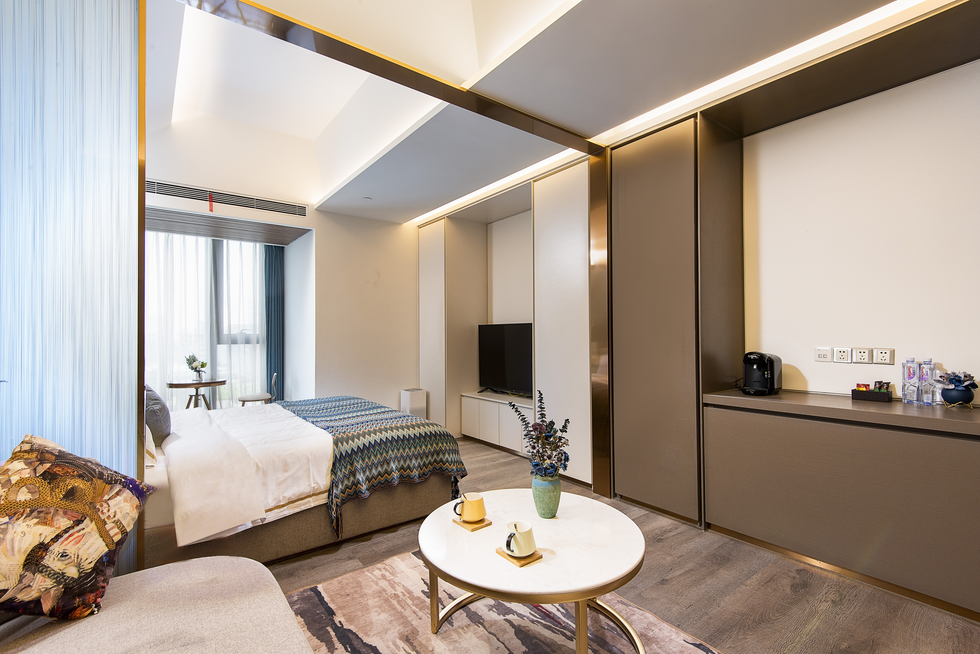 精英商务大床房（洗衣机+熨衣设备+咖啡机）